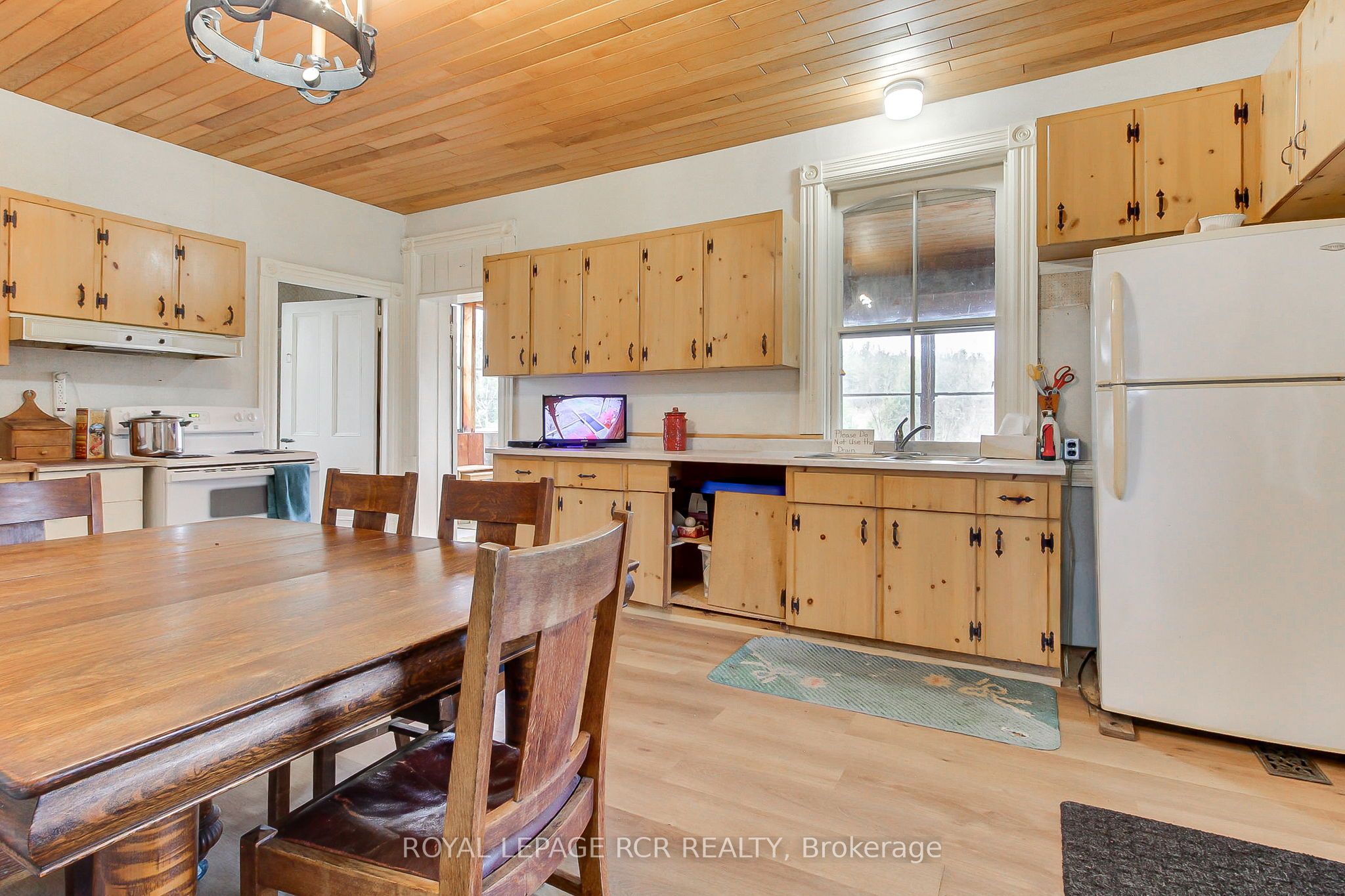 3591 Line 12 Property Photo 9