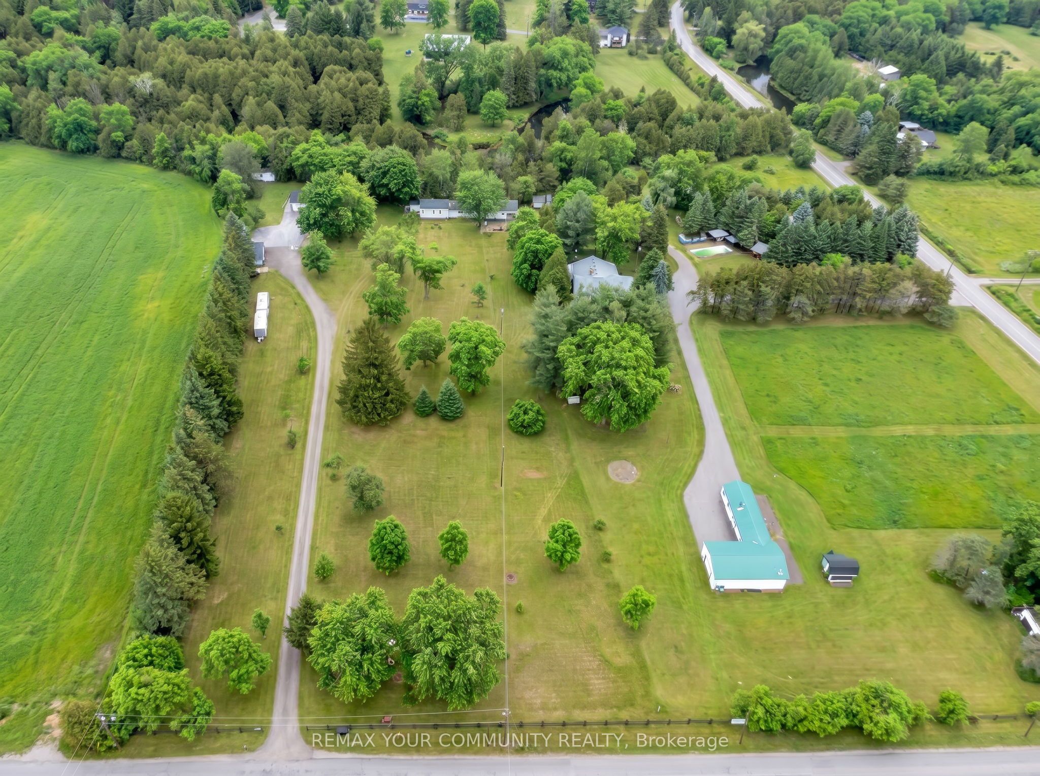 700 Catering Road S Property Photo 4