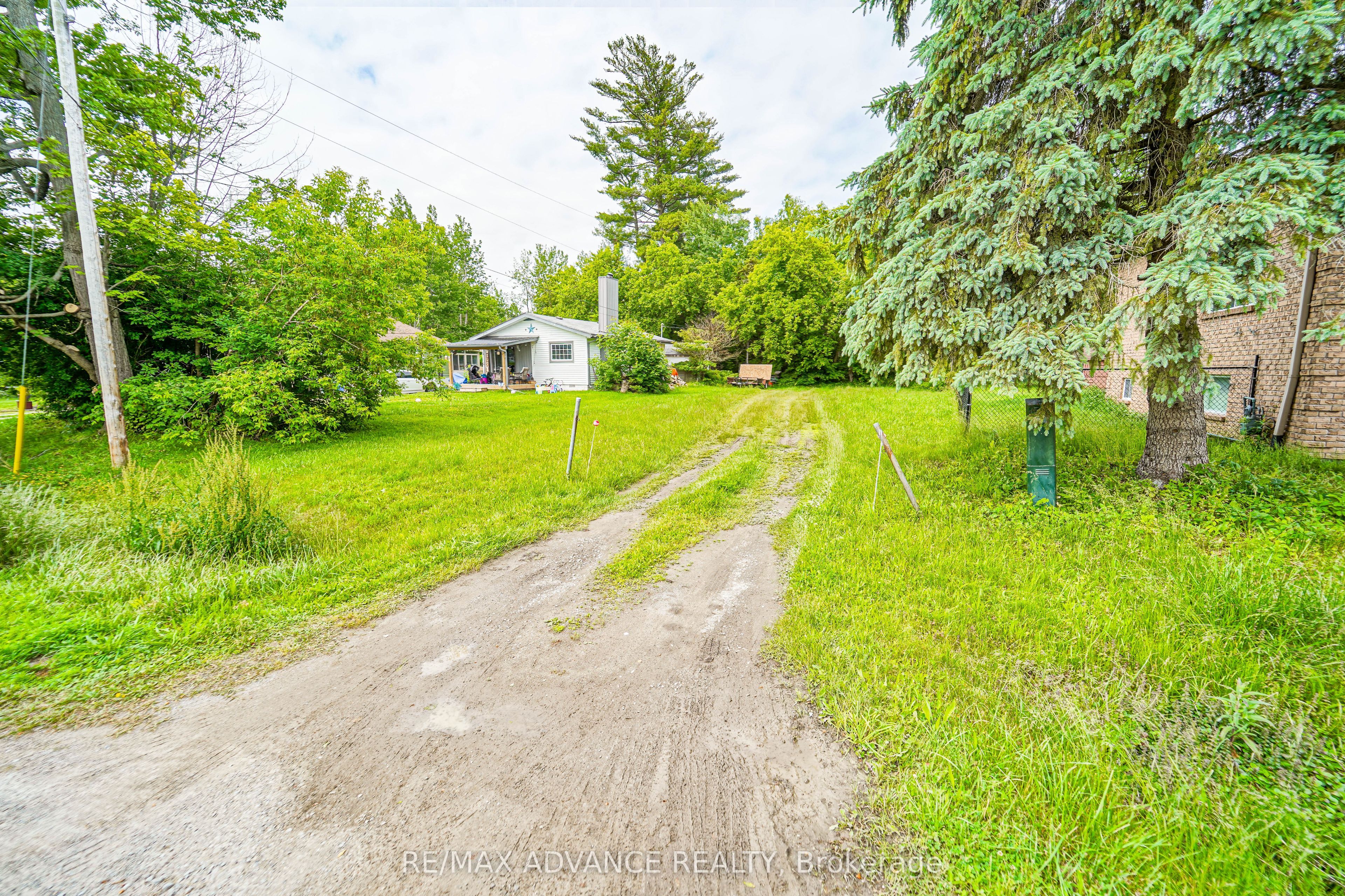 100 Dunkirk Avenue Property Photo 24