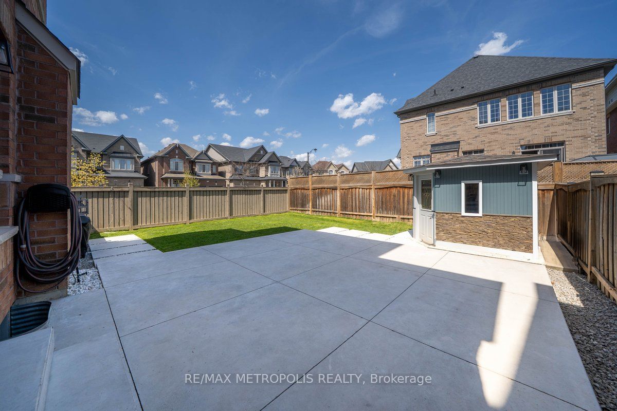115 Pelee Avenue Property Photo 26