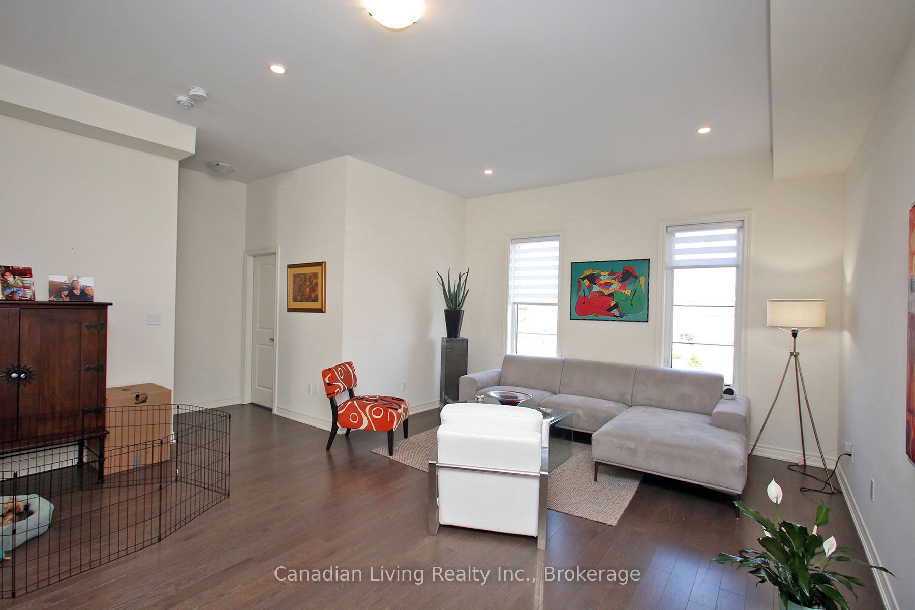 9450 Bayview Avenue Property Photo 6