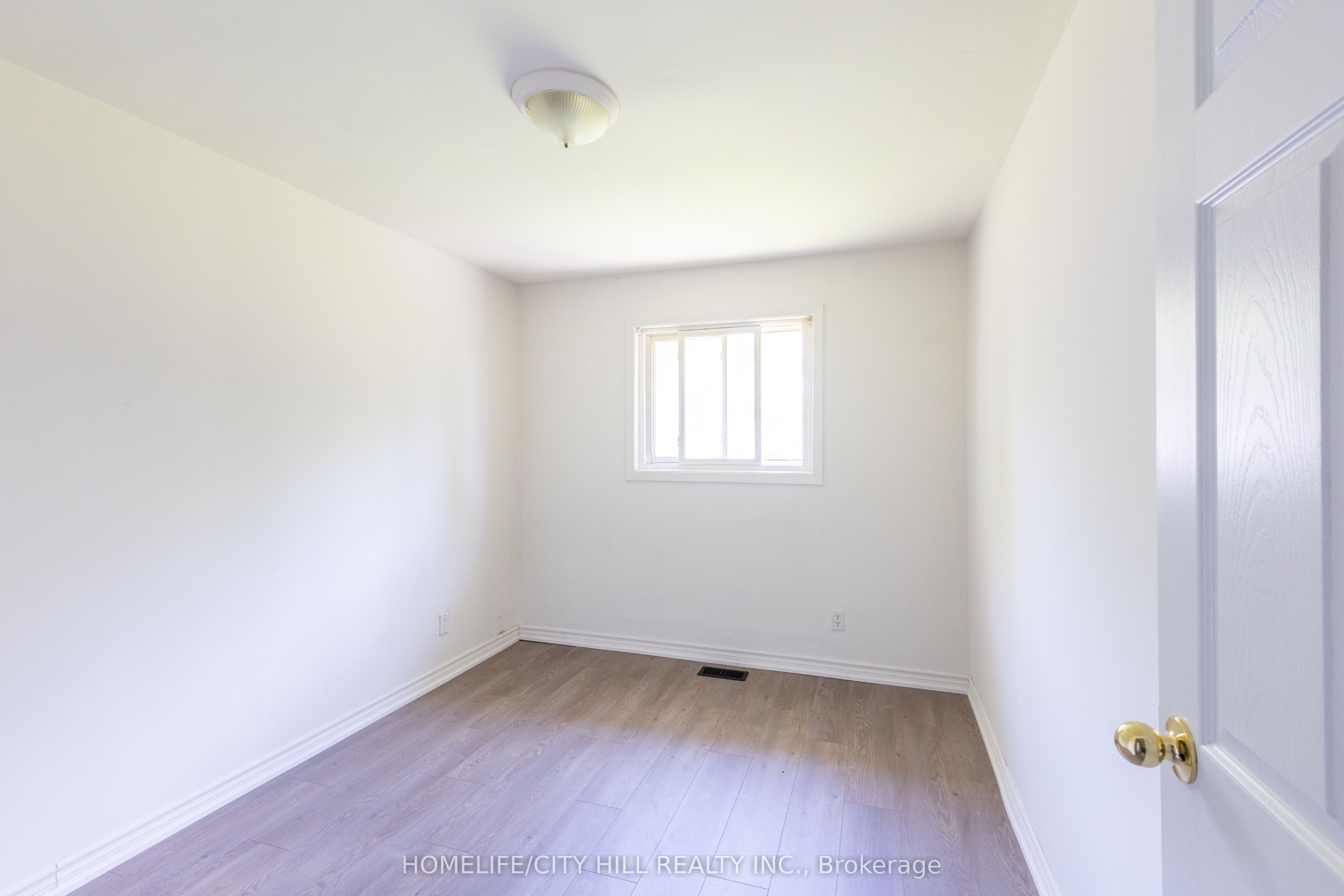 347 Hollywood Drive Property Photo 8