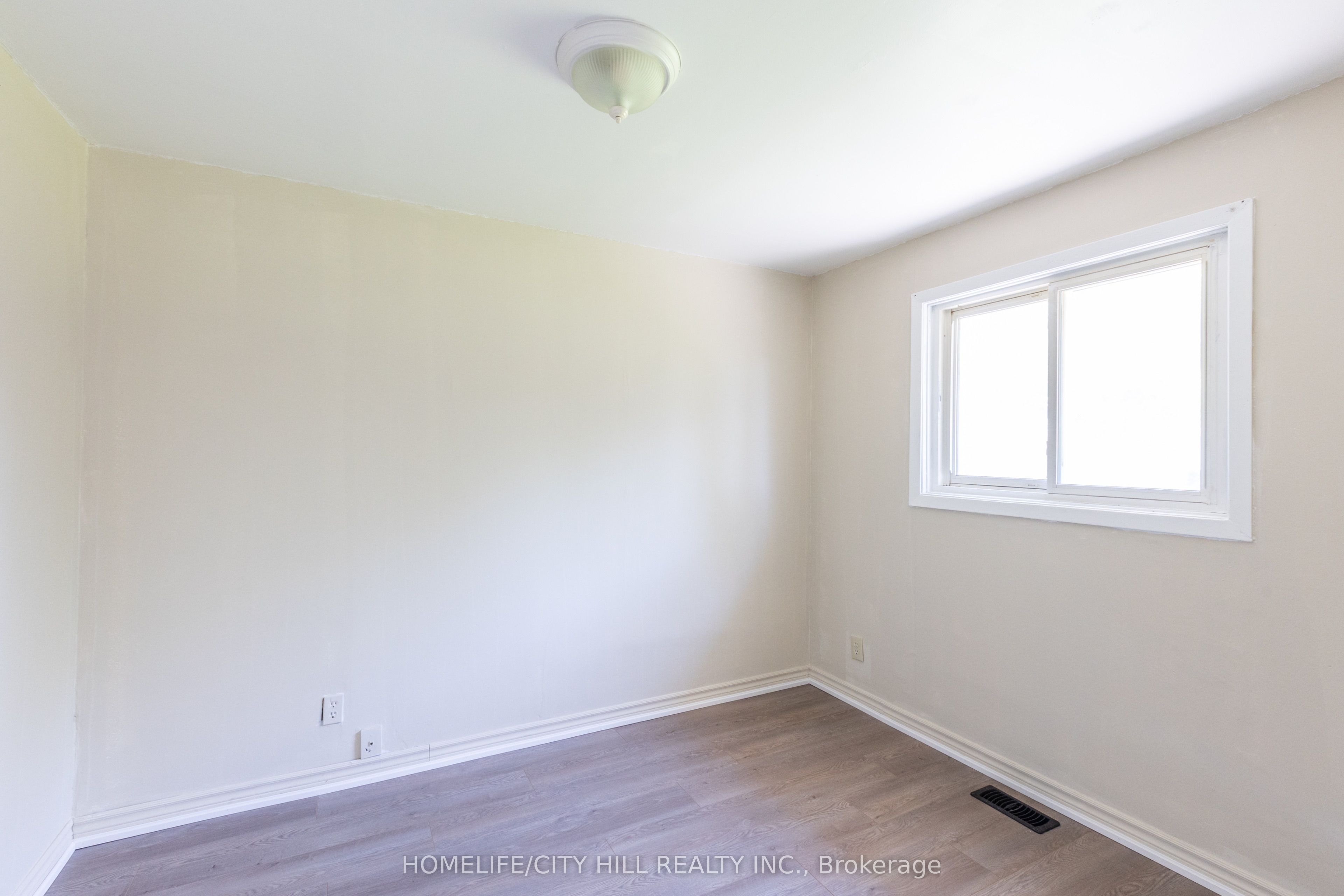 347 Hollywood Drive Property Photo 12