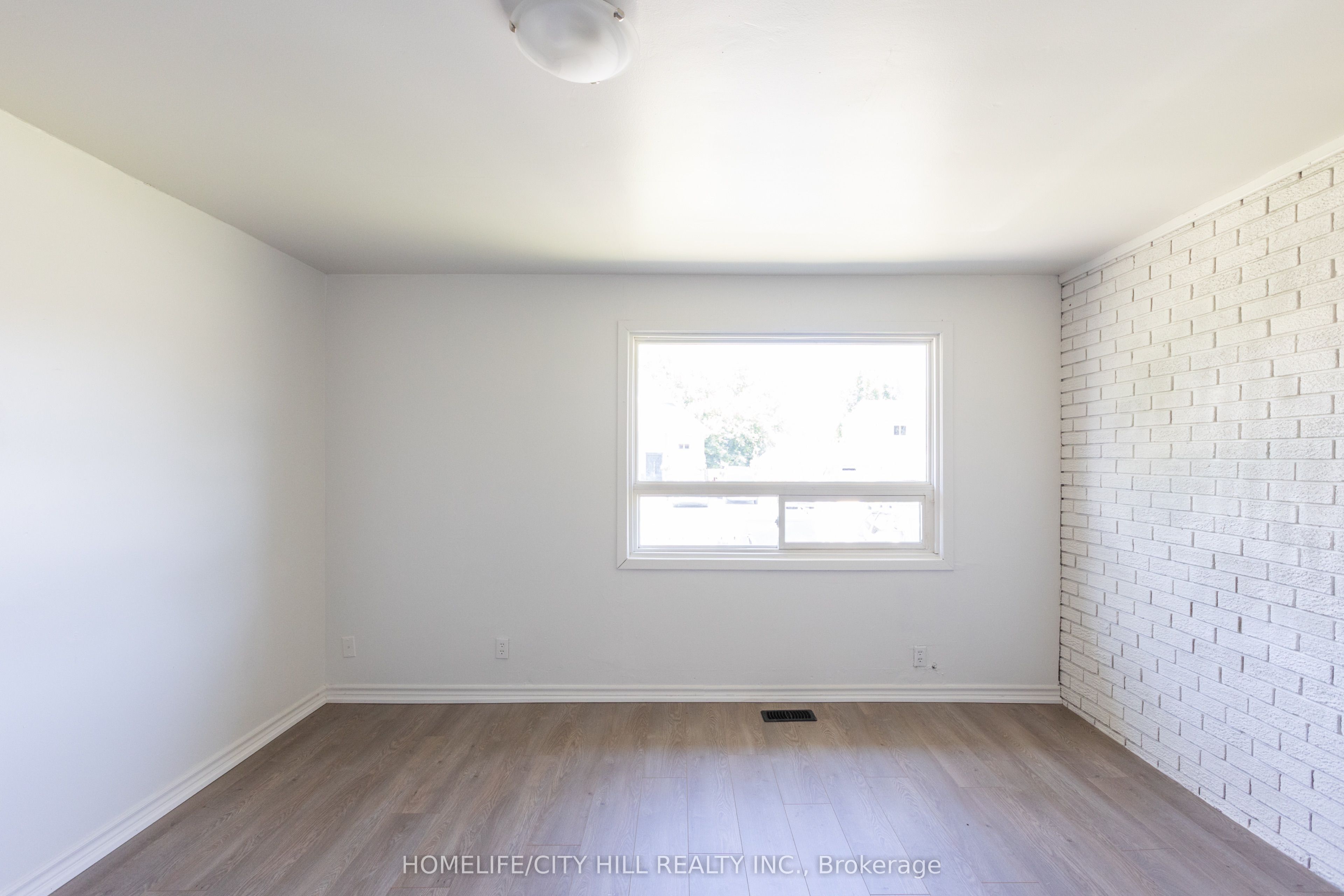 347 Hollywood Drive Property Photo 13