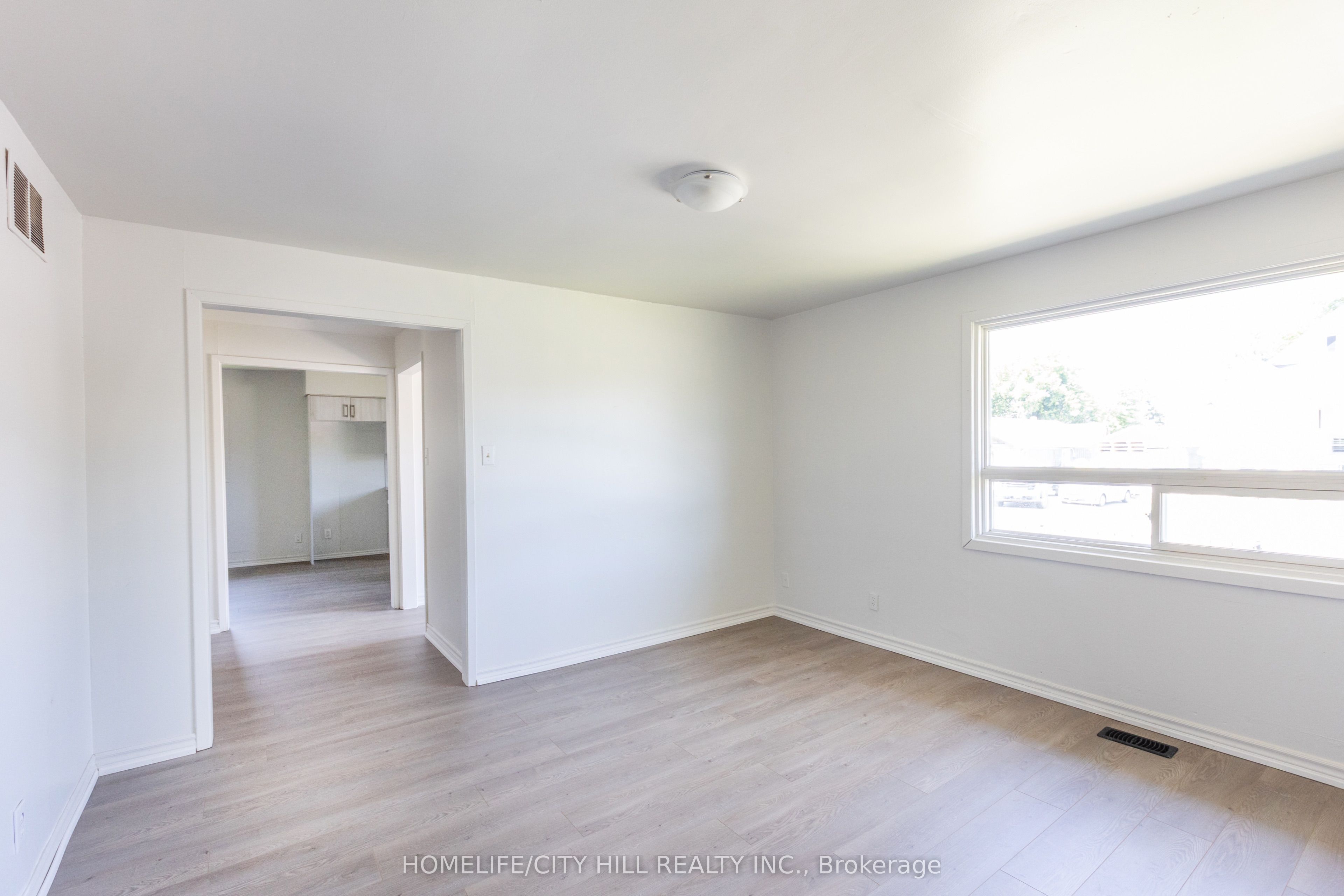 347 Hollywood Drive Property Photo 14