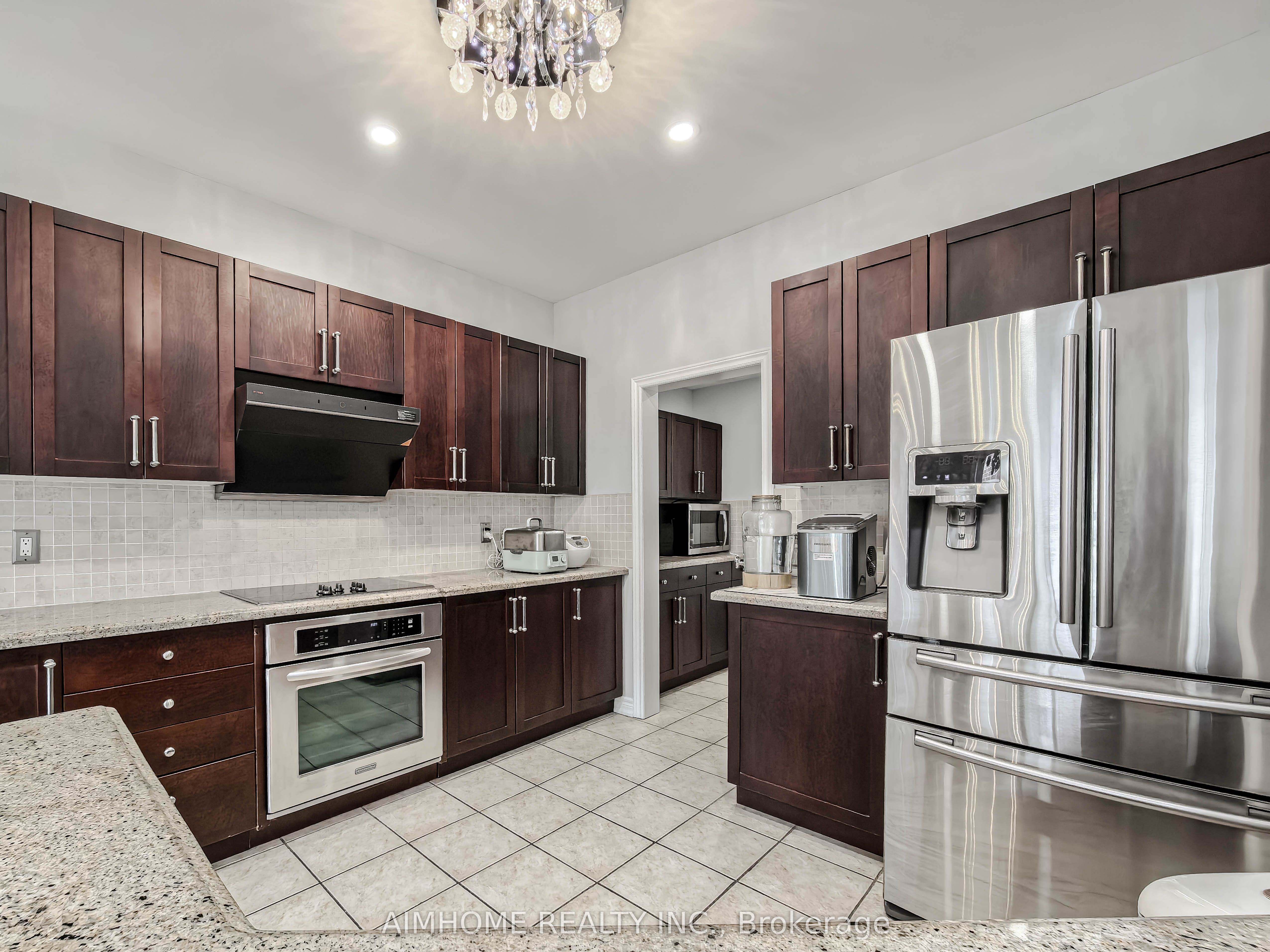 16 Chasser Drive Main Property Photo 10