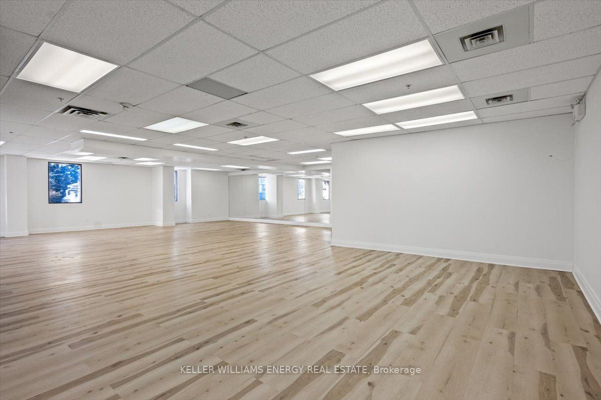 2 Brock Street W 5a Property Photo 7