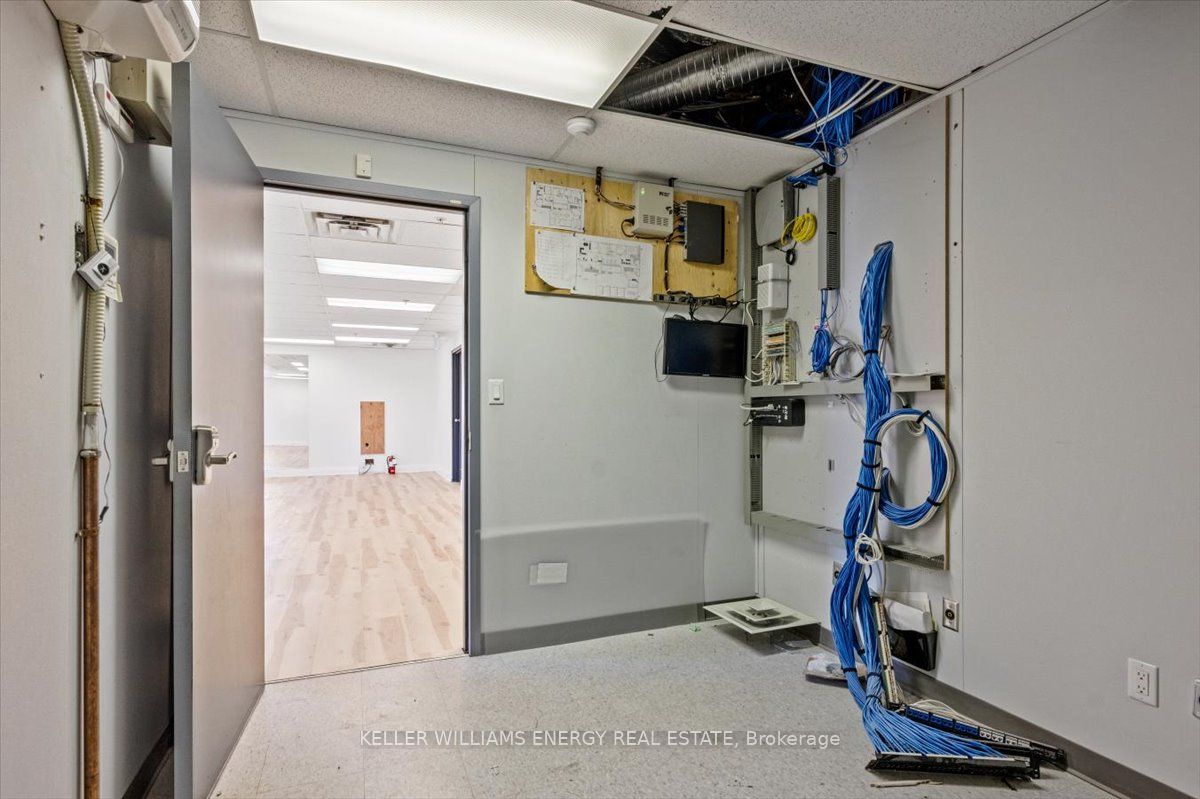 2 Brock Street W 5a Property Photo 10