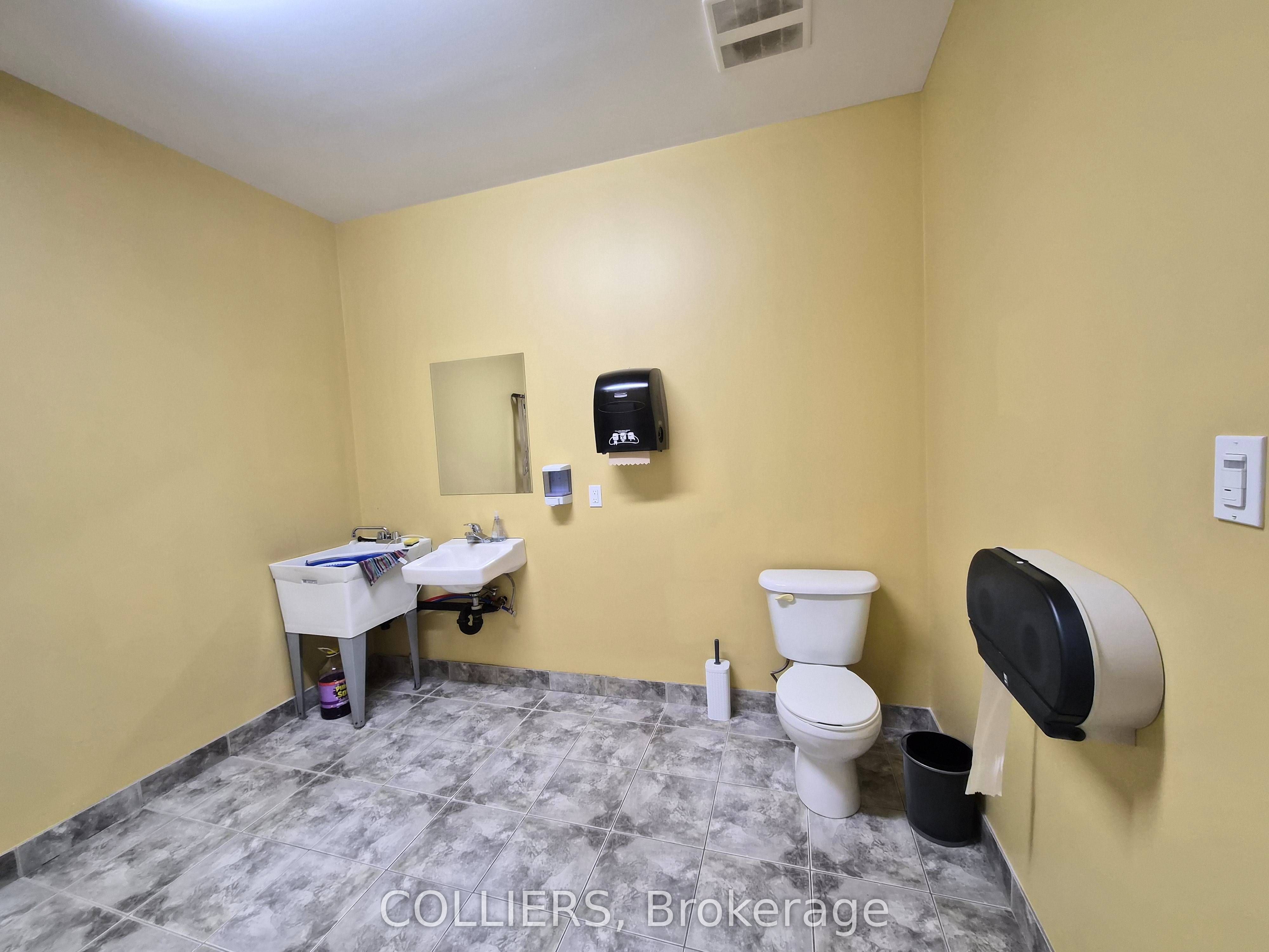 11685 Yonge Street B102 Property Photo 7