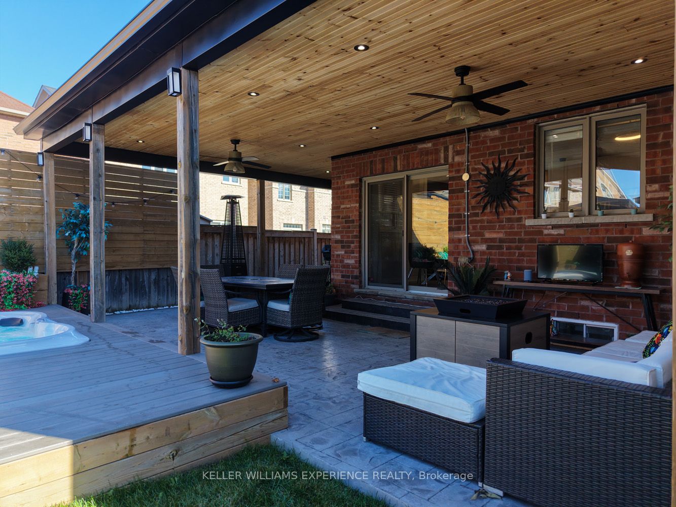 2199 Dawson Crescent Property Photo 12