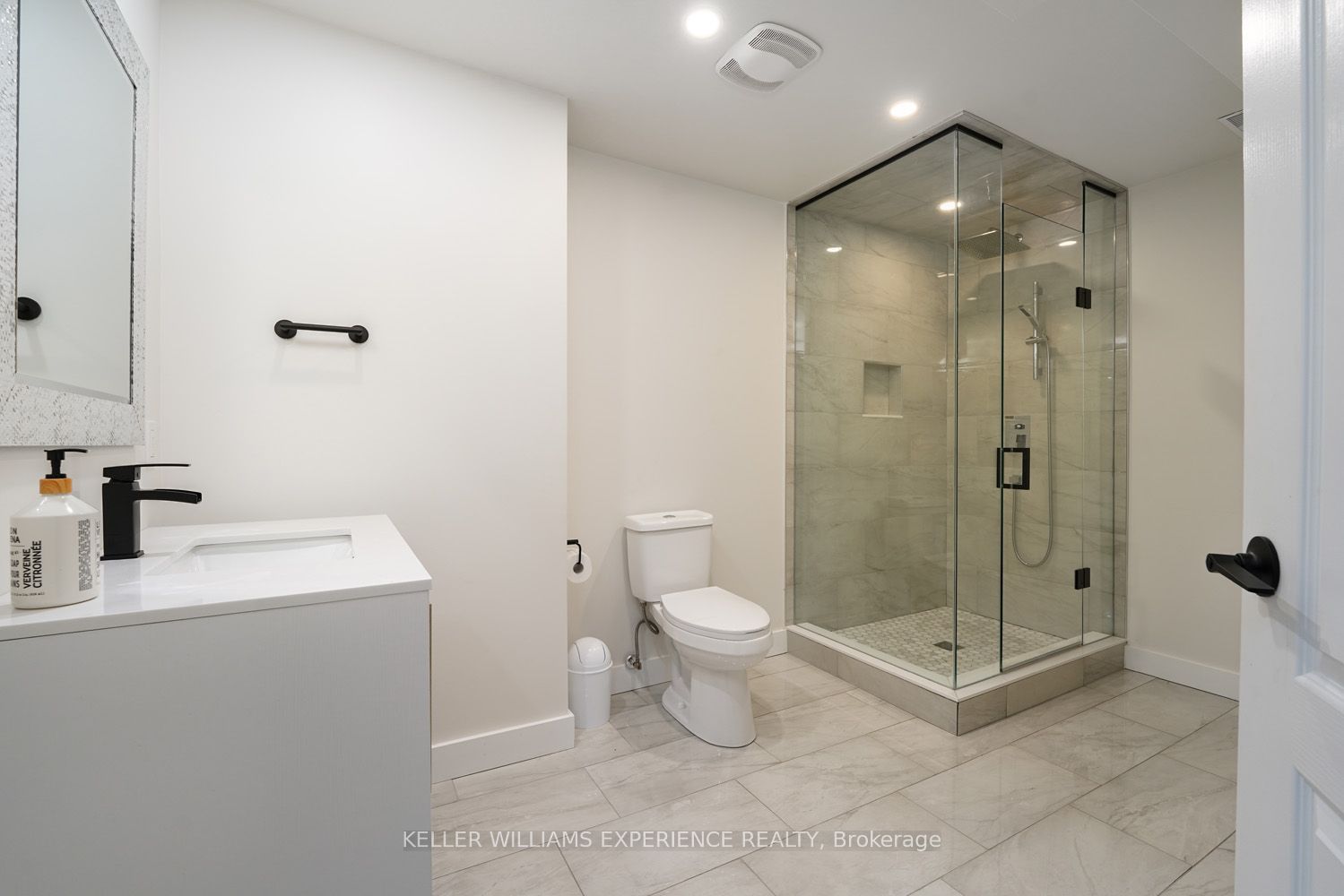 2199 Dawson Crescent Property Photo 43