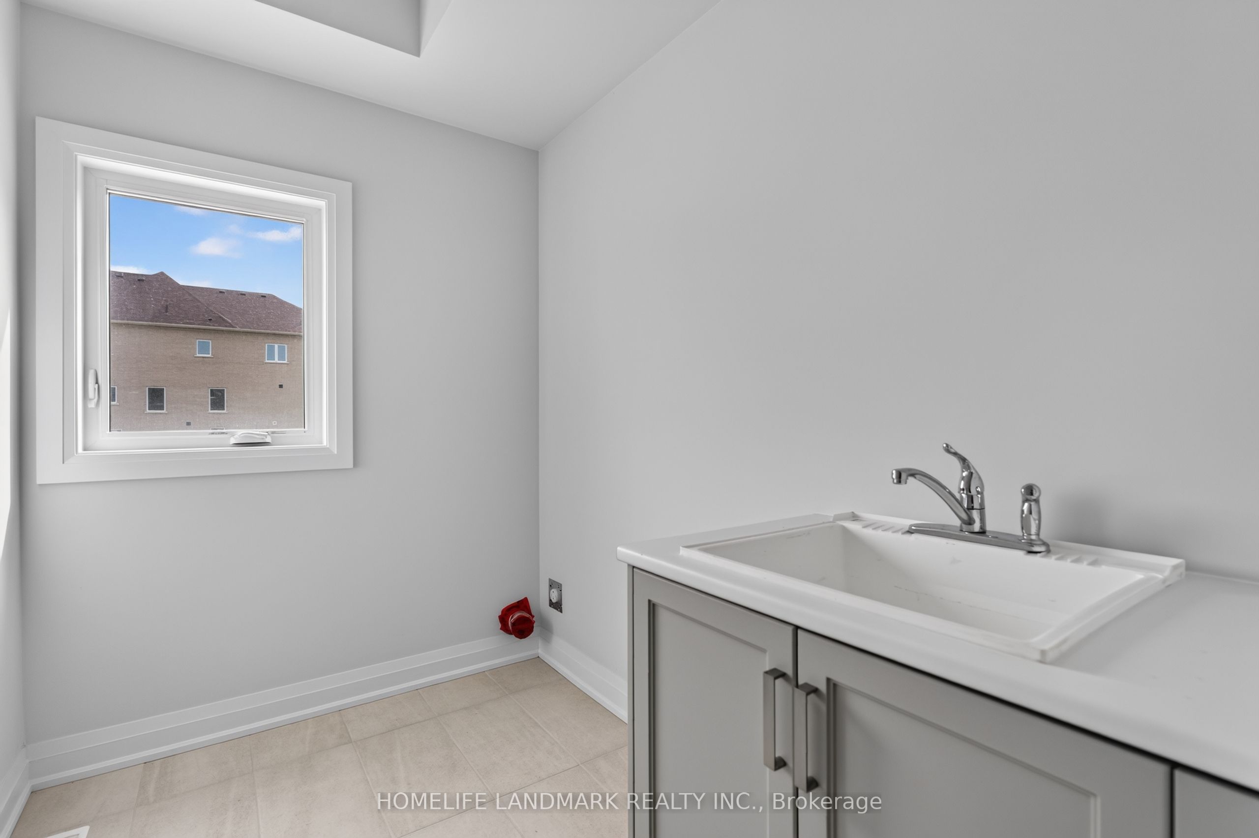 219 Seguin Street Property Photo 7