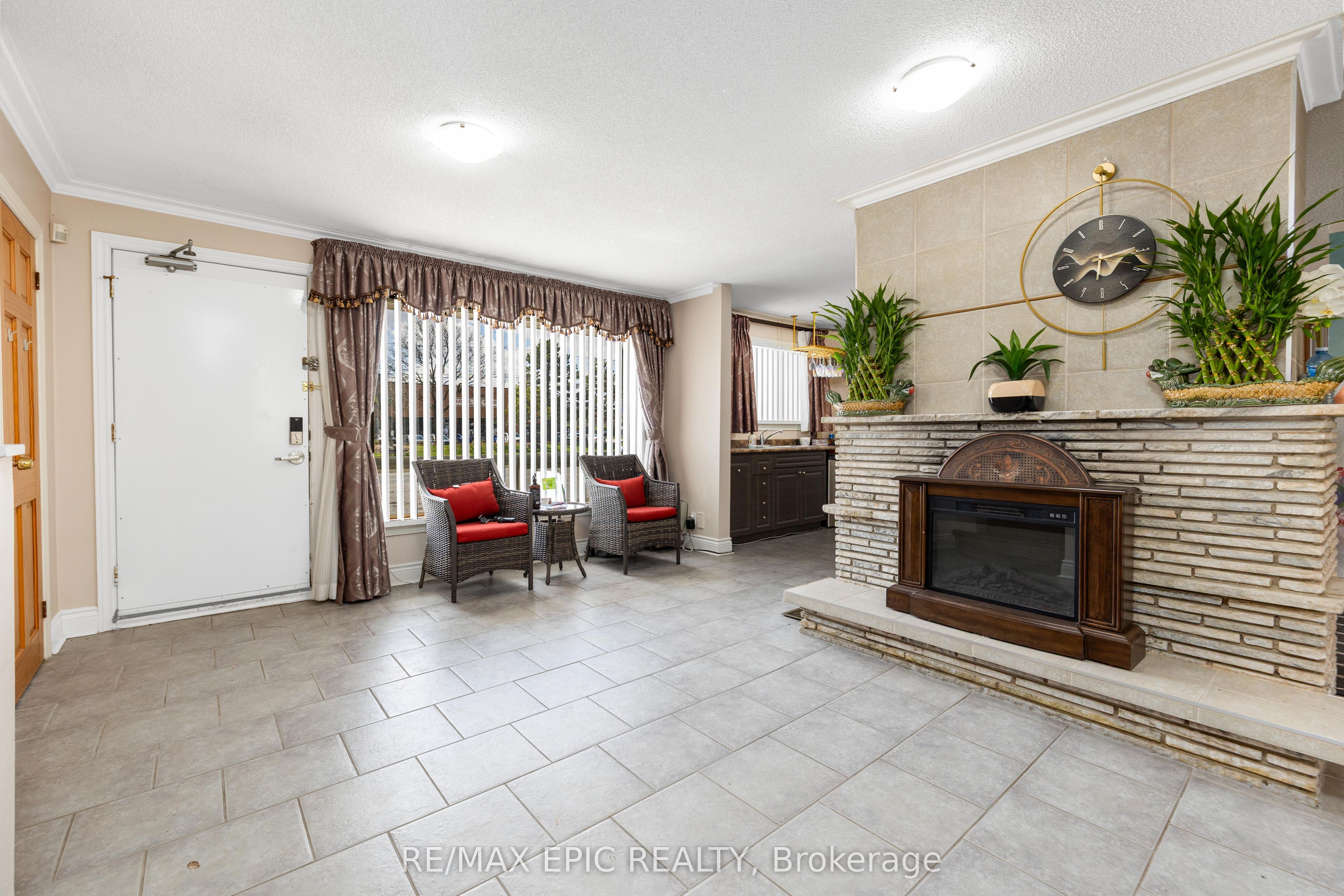 4812 Highway 7 E Property Photo 3