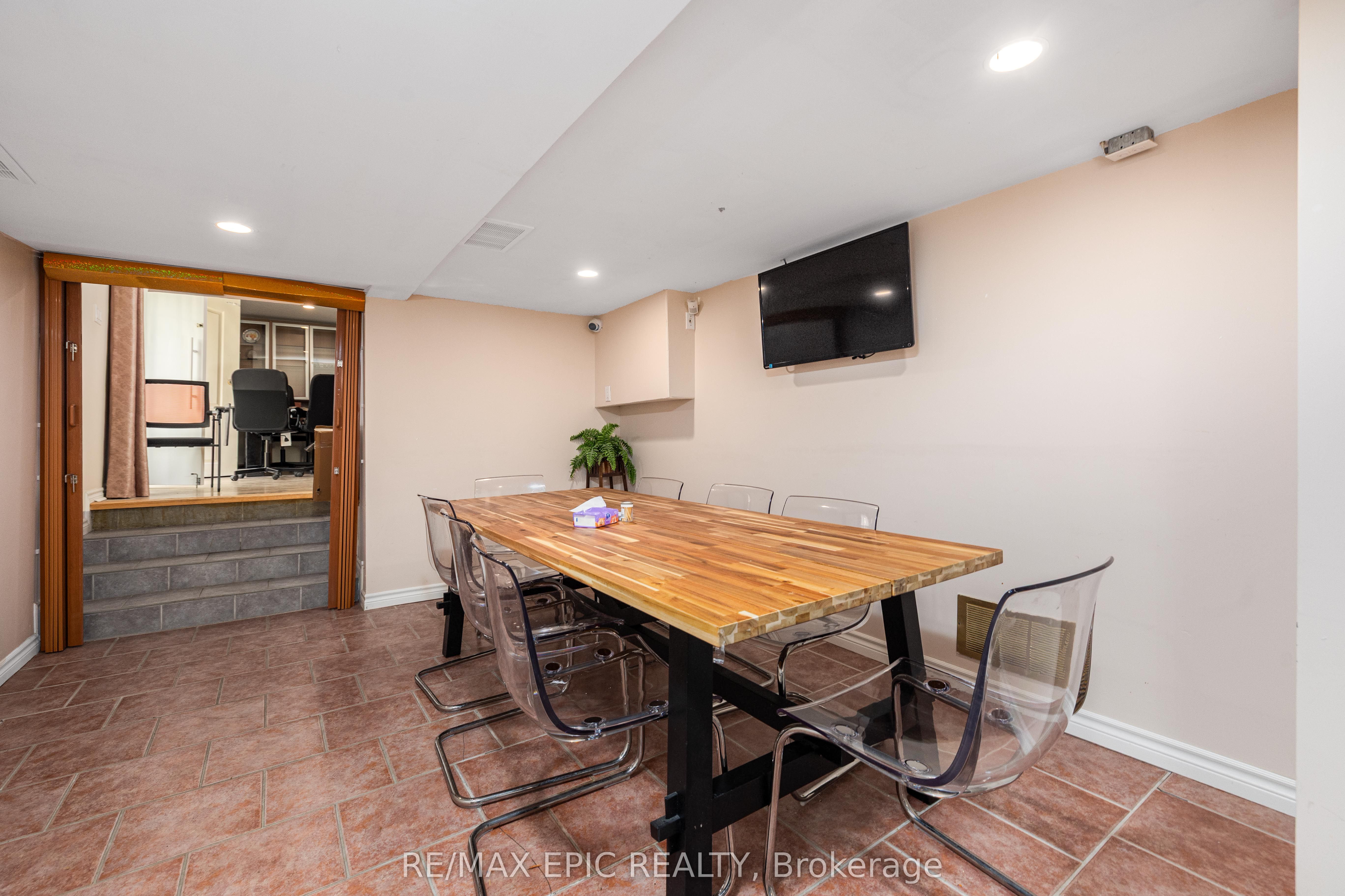 4812 Highway 7 E Property Photo 8