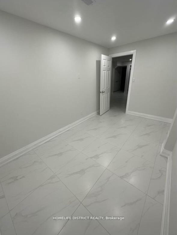 51 Sharpe Crescent Property Photo 4
