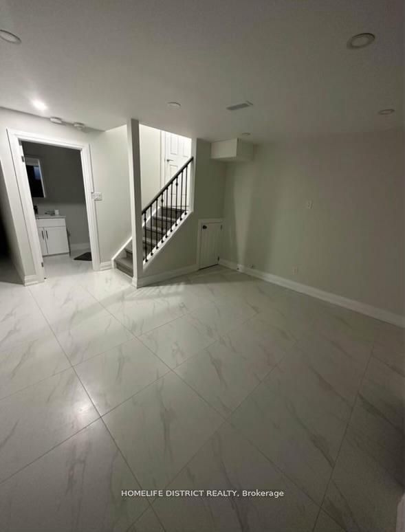 51 Sharpe Crescent Property Photo 6