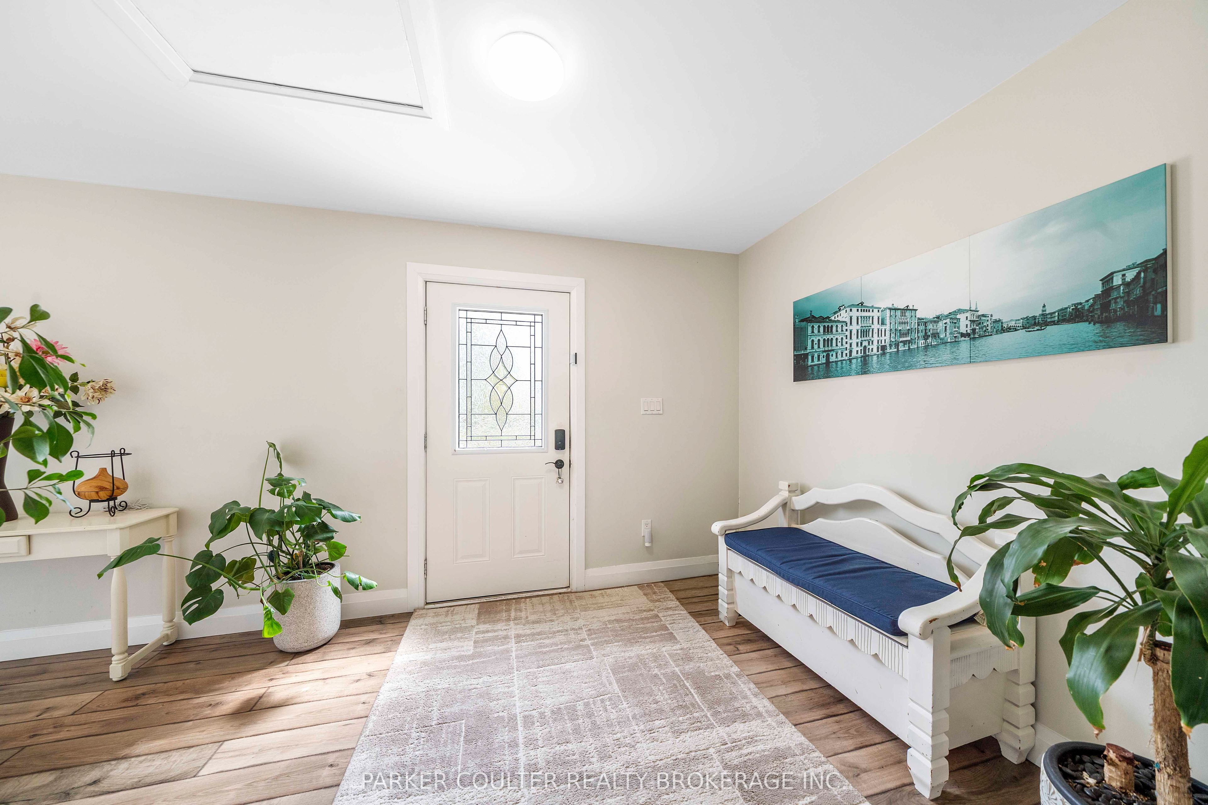 2510 25 Side Road Property Photo 2