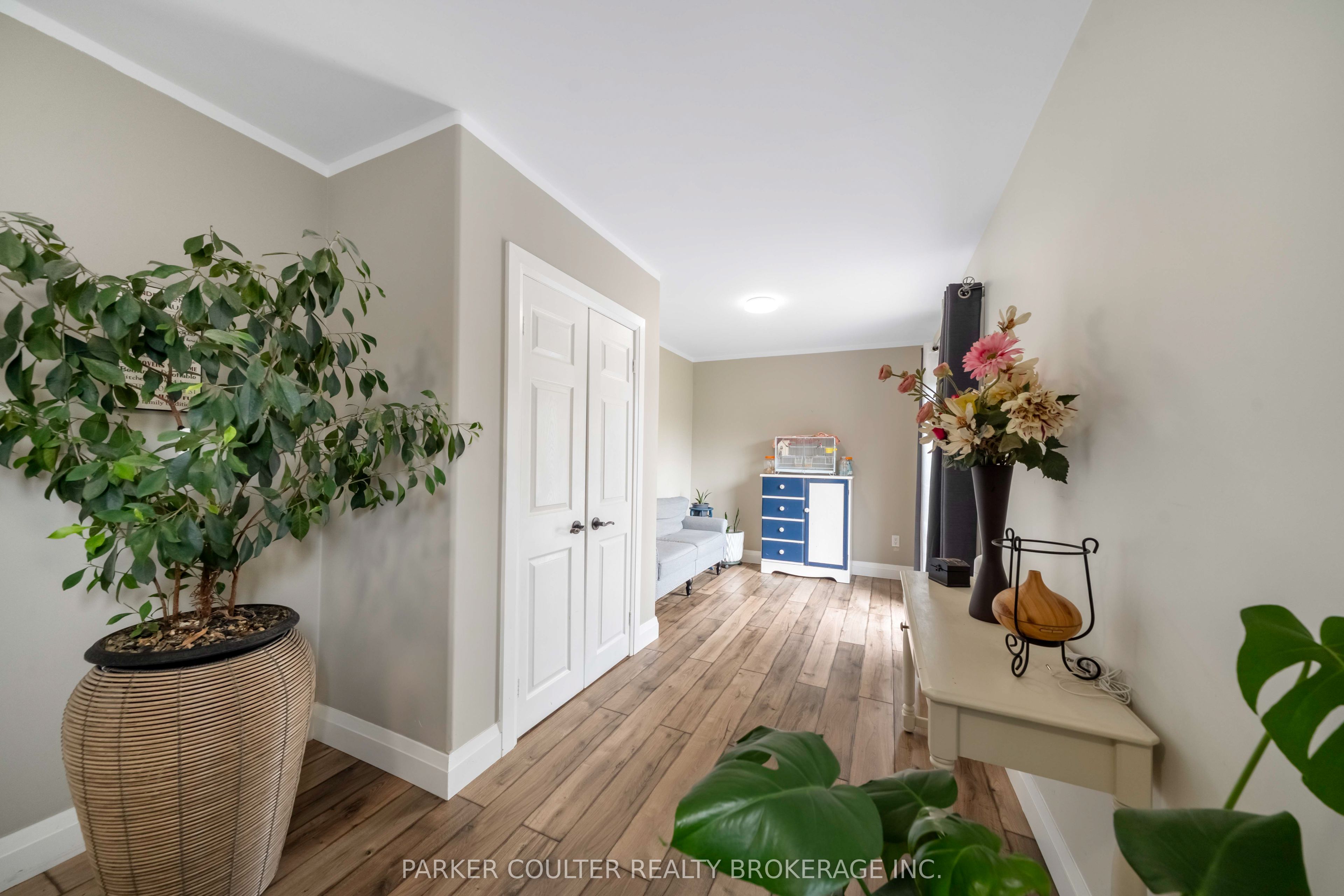 2510 25 Side Road Property Photo 3