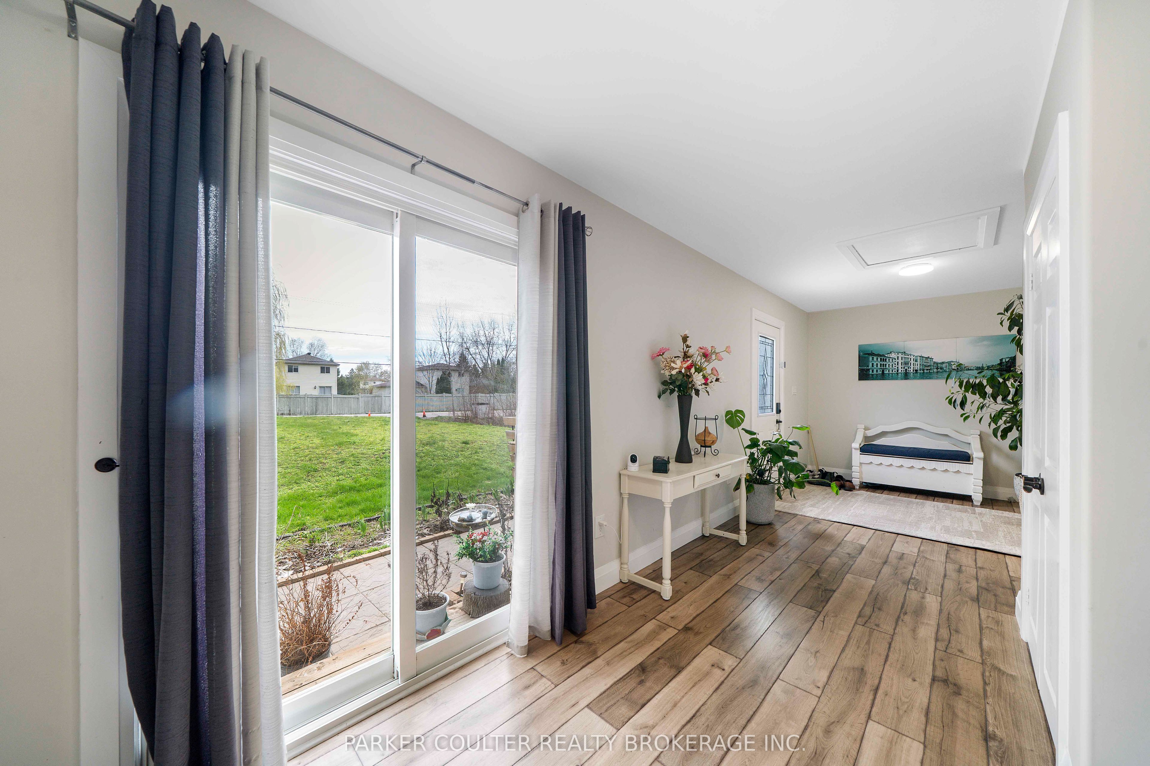 2510 25 Side Road Property Photo 5