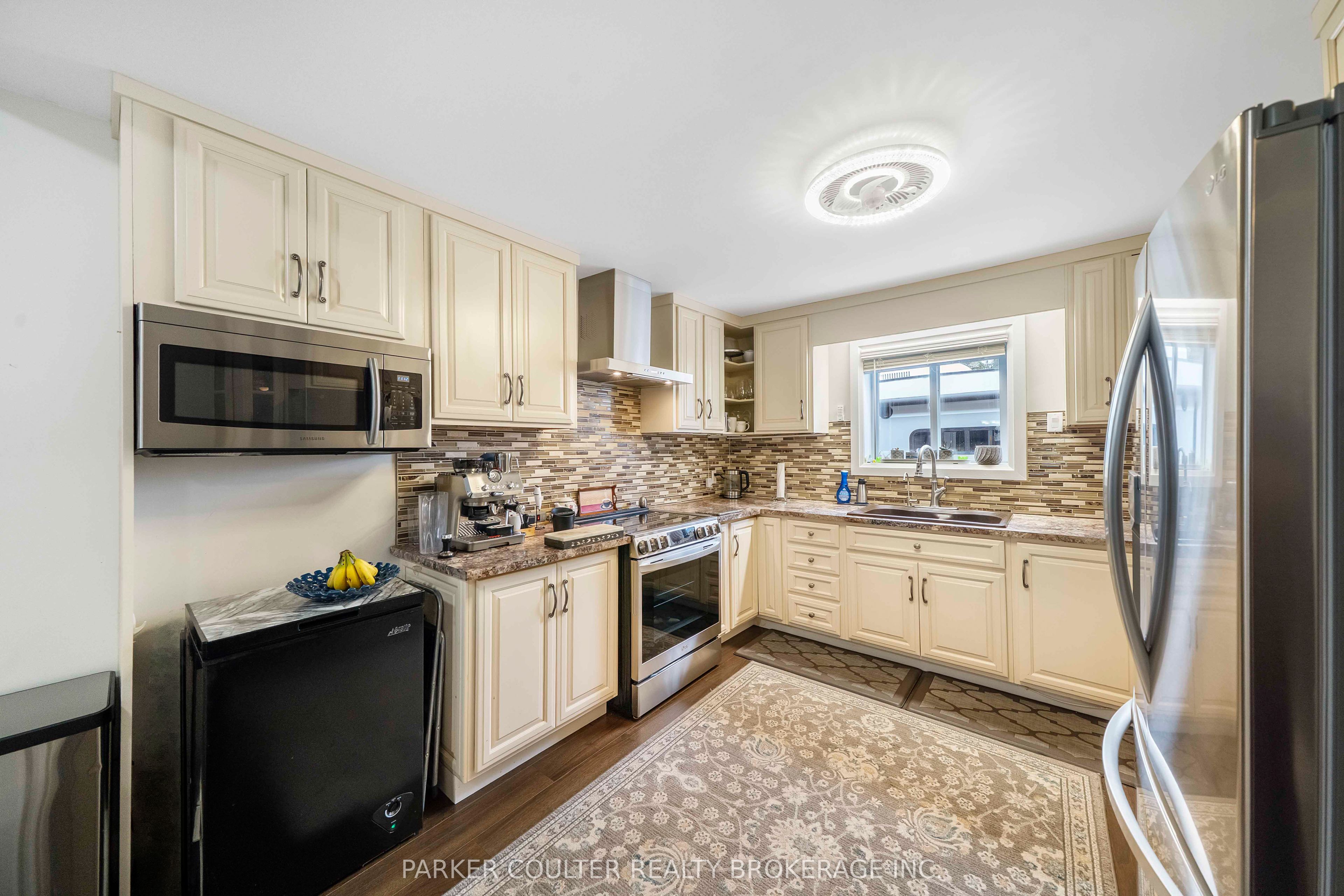 2510 25 Side Road Property Photo 10