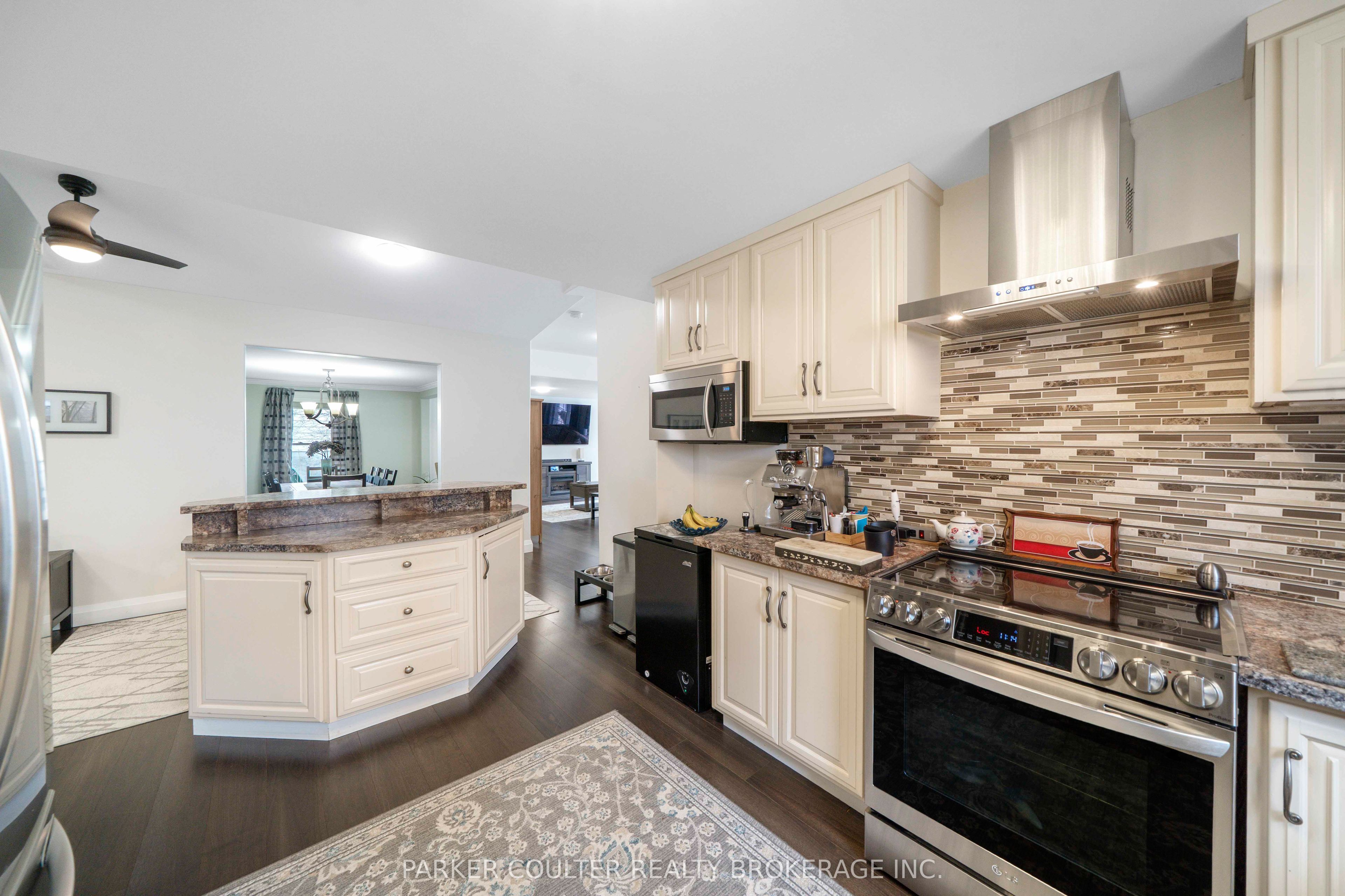 2510 25 Side Road Property Photo 15