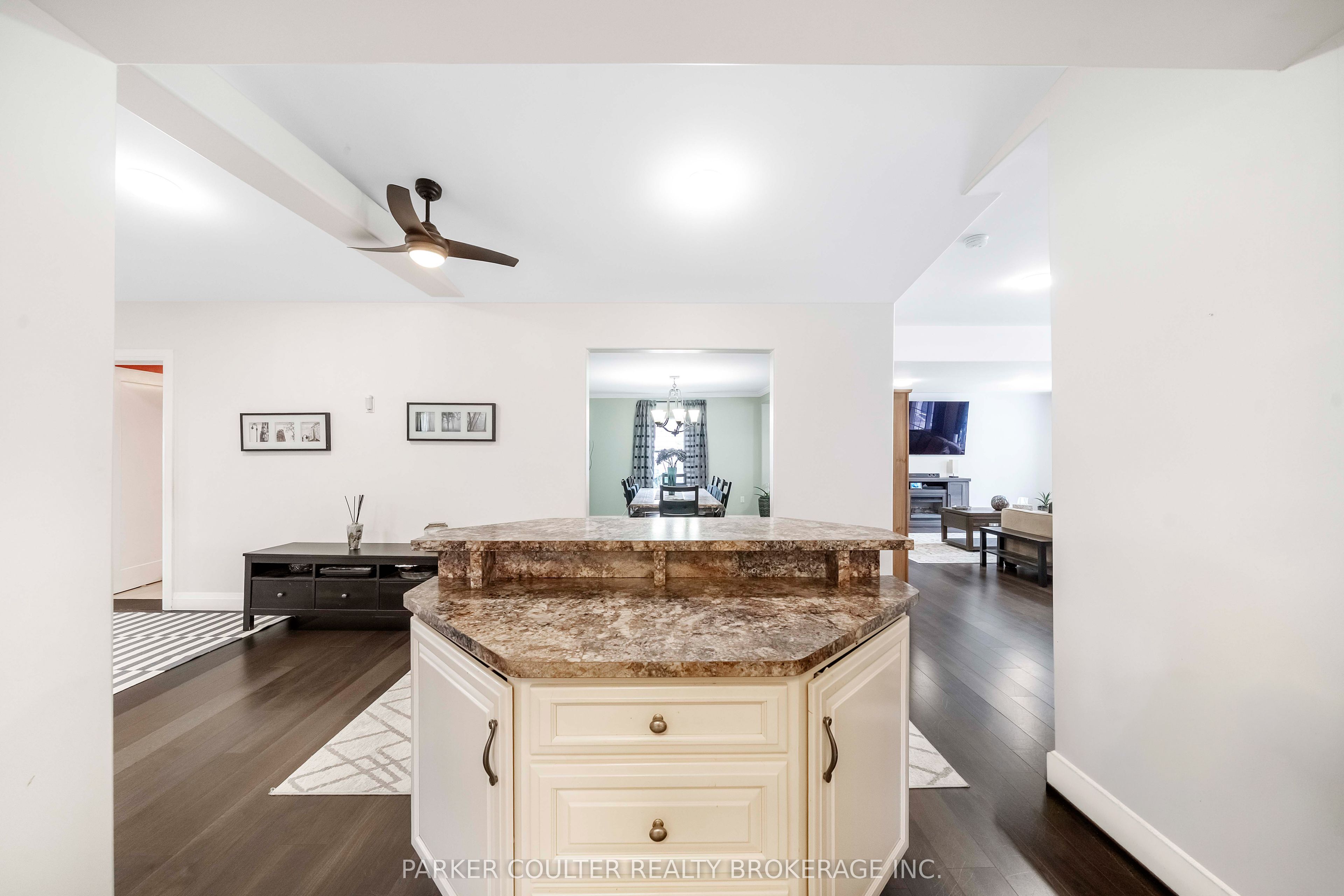 2510 25 Side Road Property Photo 16