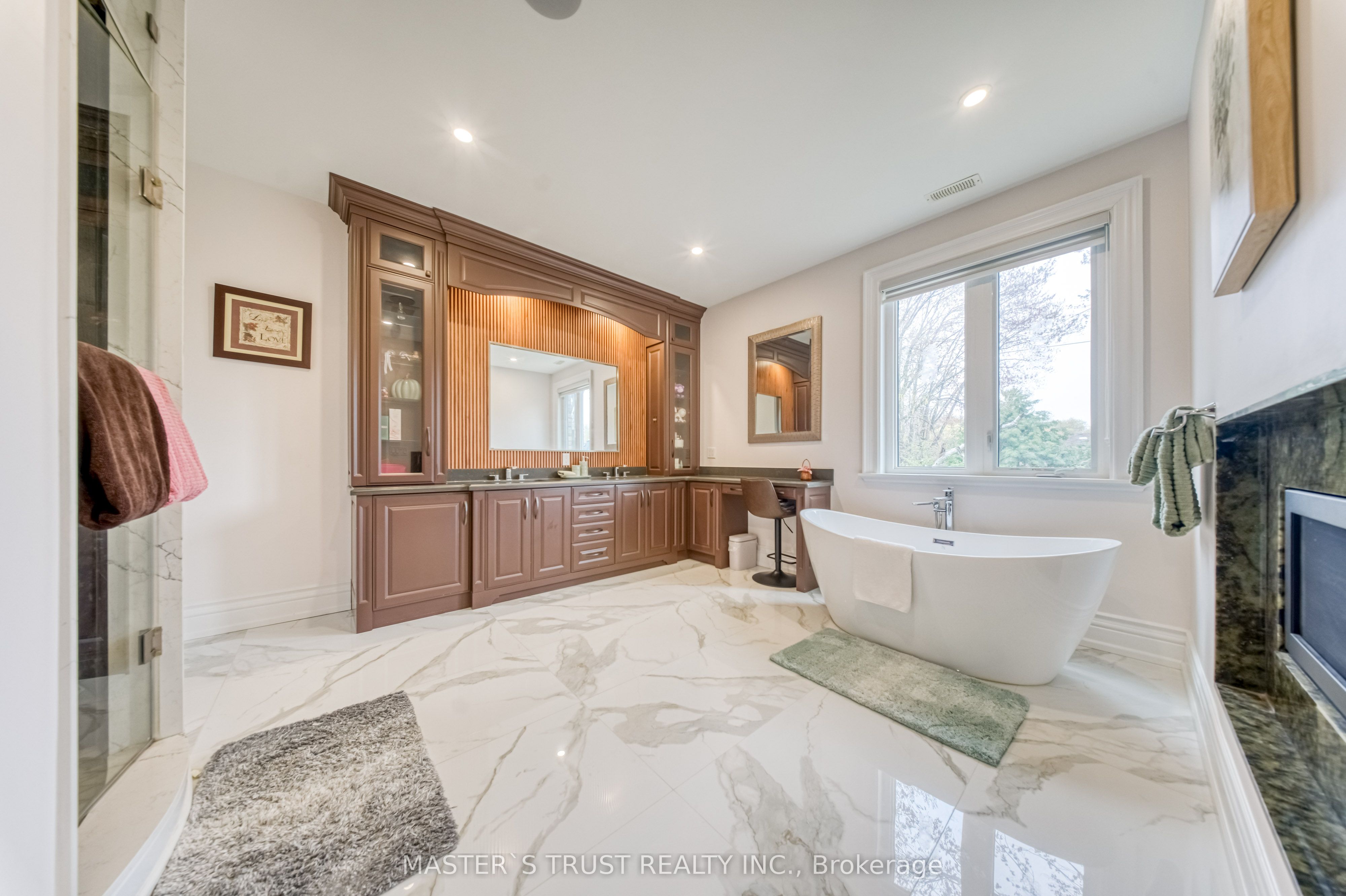 7 Trumpour Court Property Photo 11