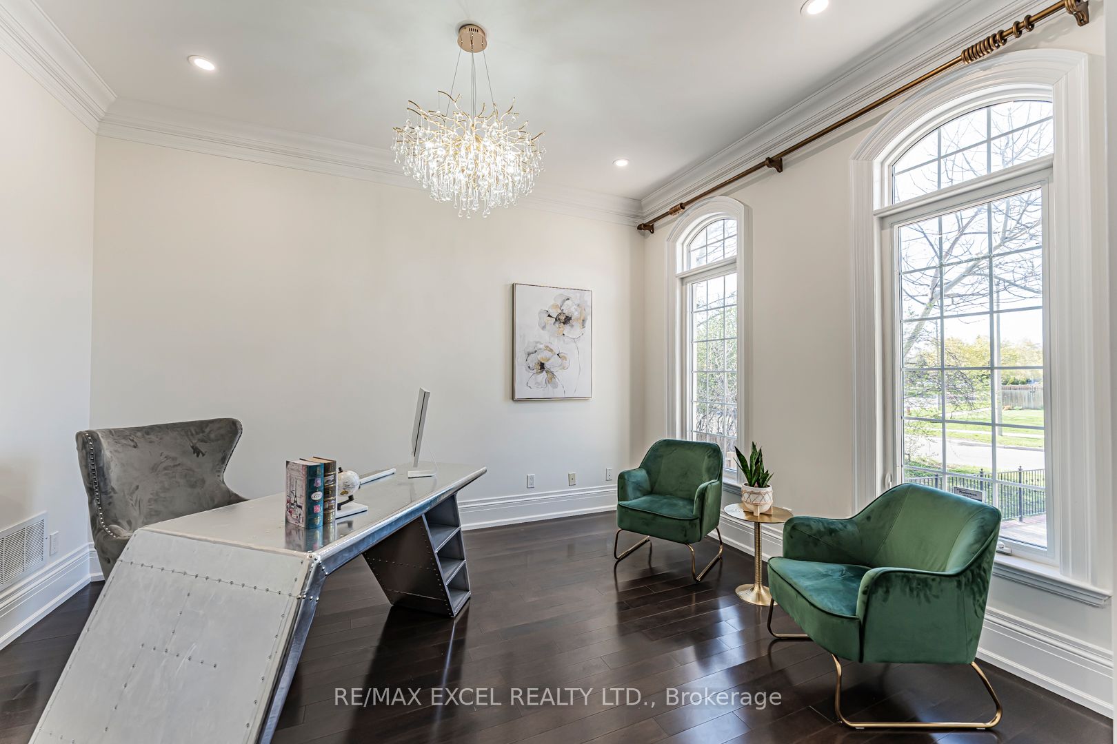 19 Addison Street Property Photo 6