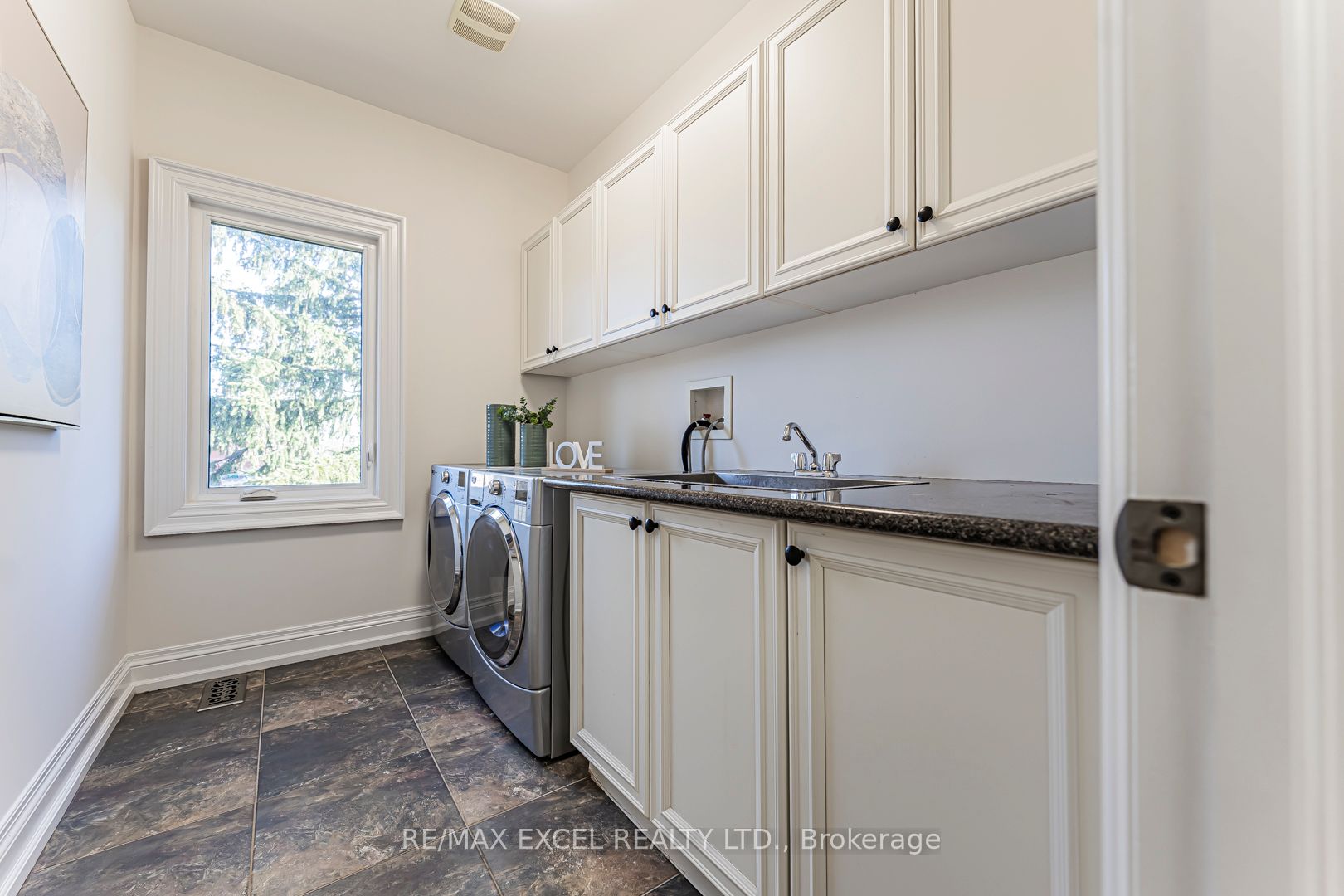 19 Addison Street Property Photo 29