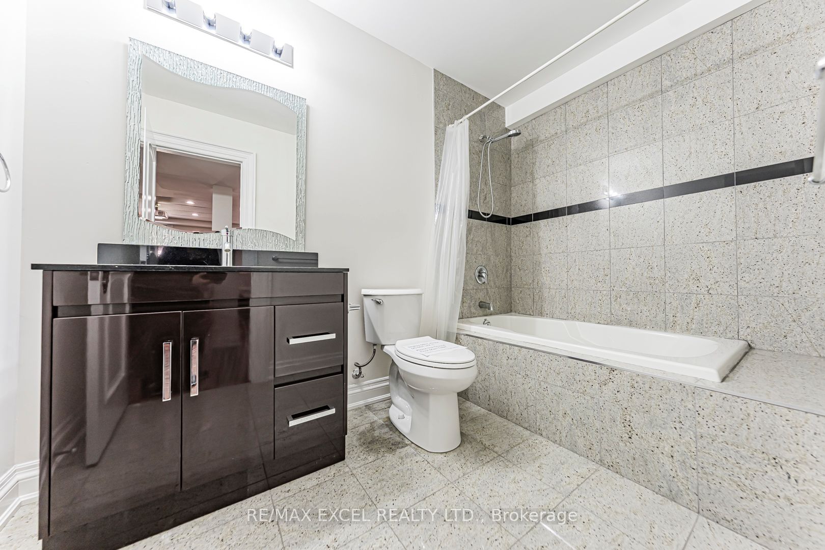 19 Addison Street Property Photo 43