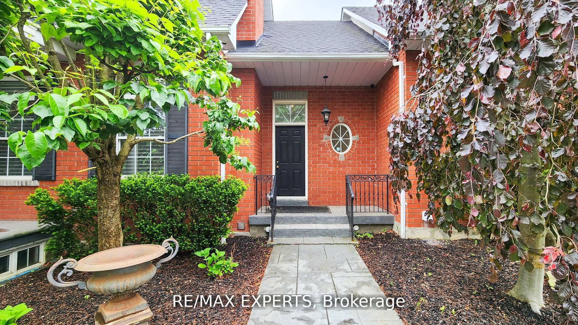 27 Theresa Circle Property Photo 3