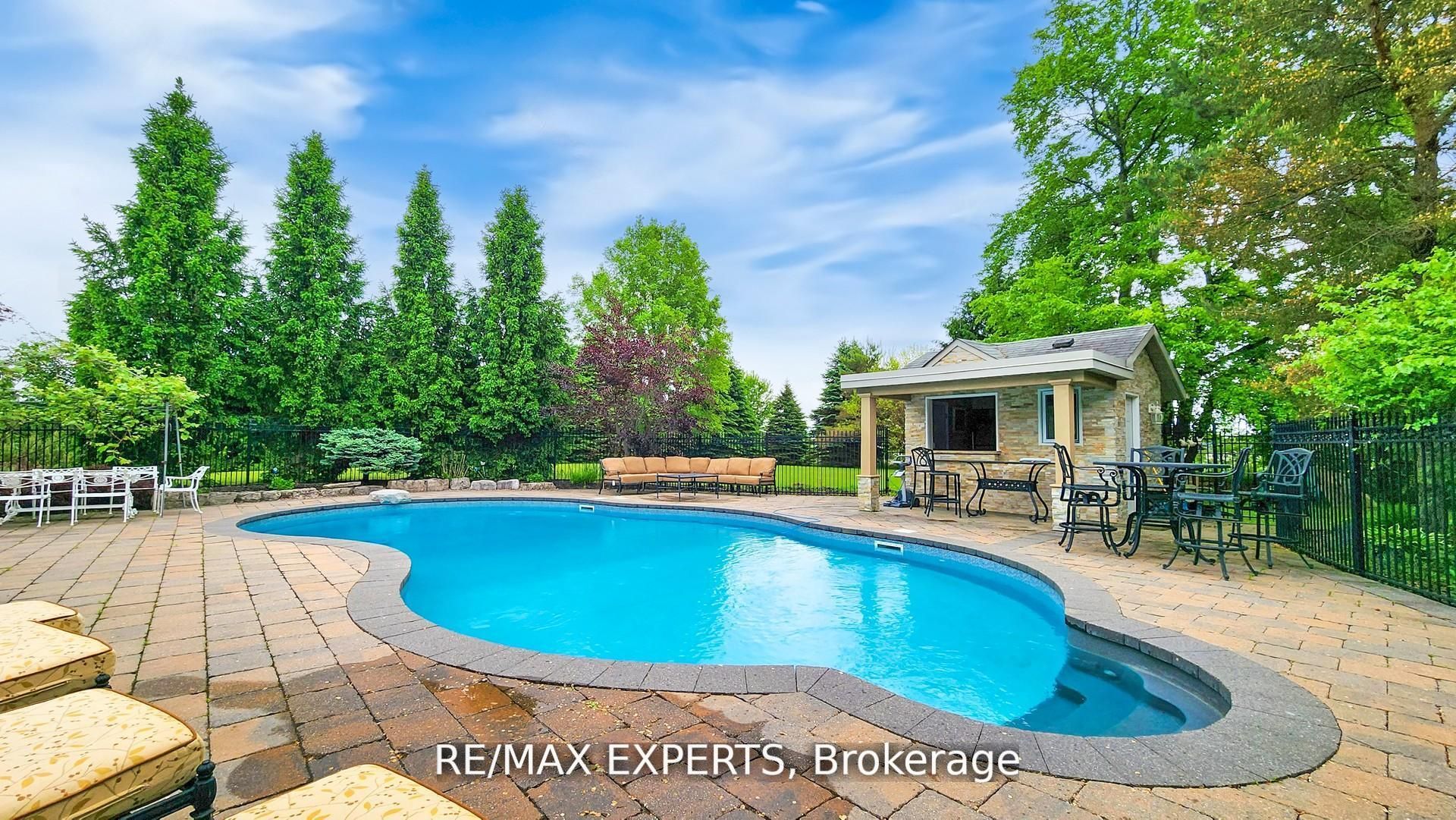 27 Theresa Circle Property Photo 45