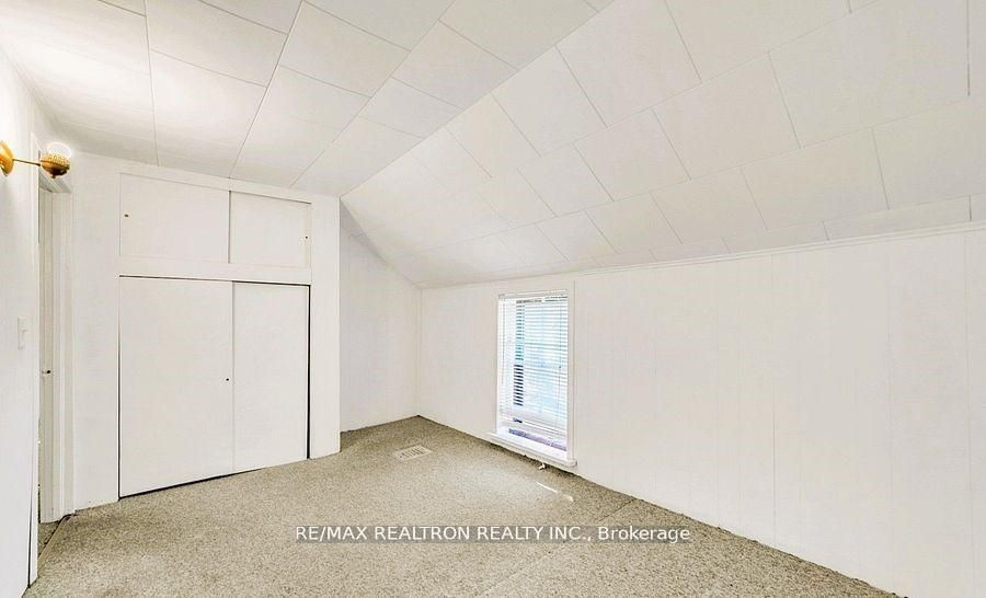 16958 Bayview Avenue Property Photo 10