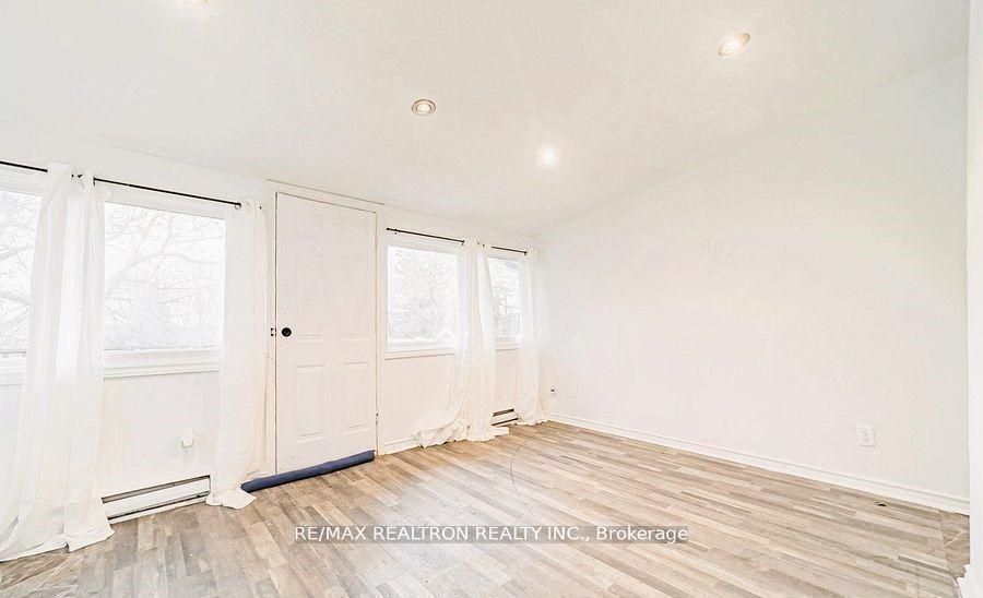 16958 Bayview Avenue Property Photo 16