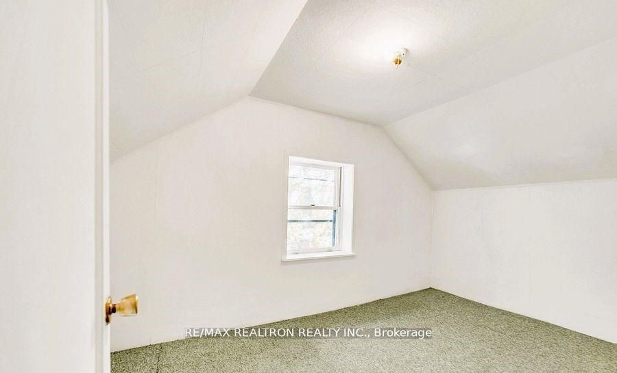 16958 Bayview Avenue Property Photo 19