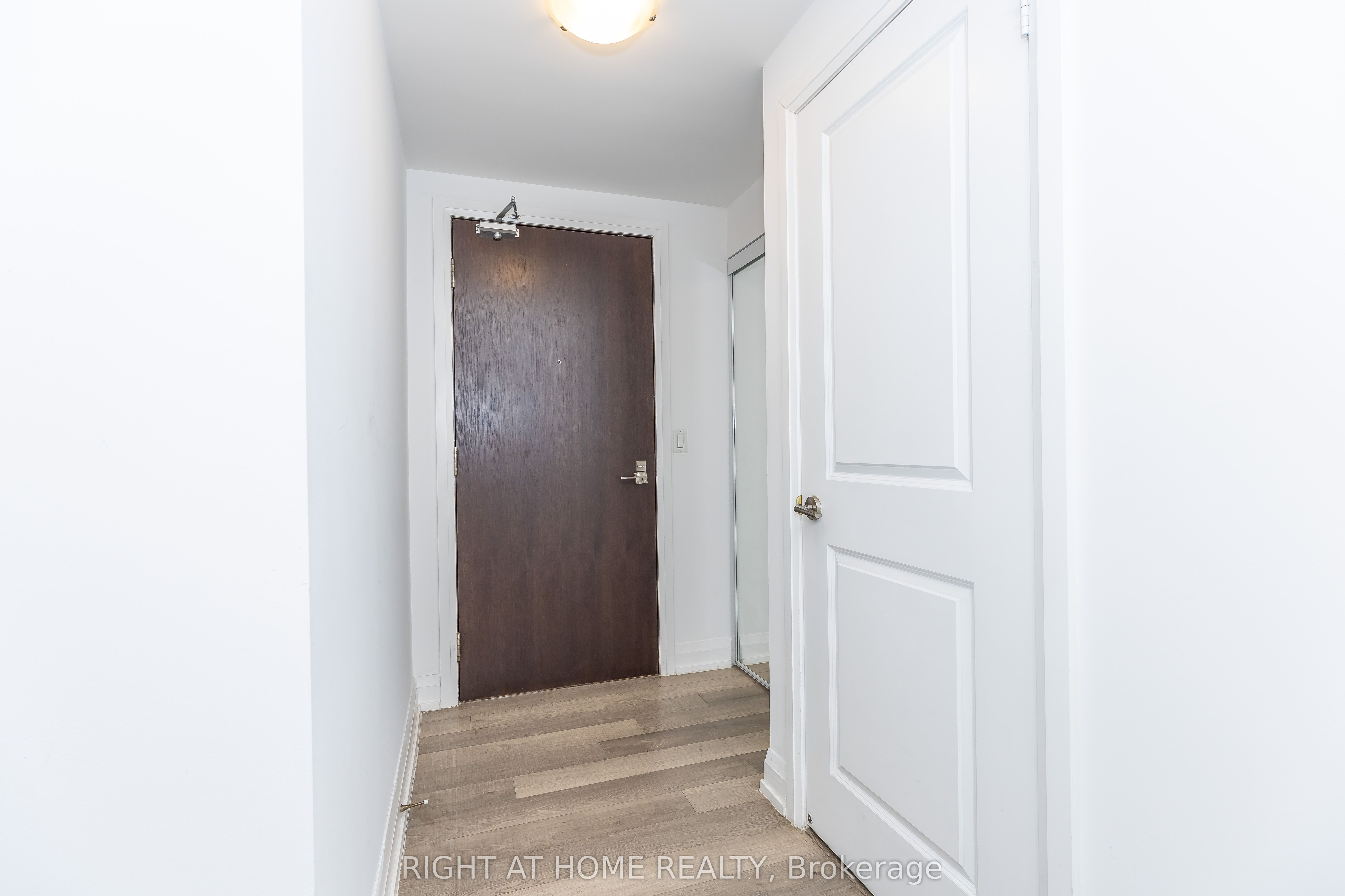 370 Highway 7 E 1021 Property Photo 7