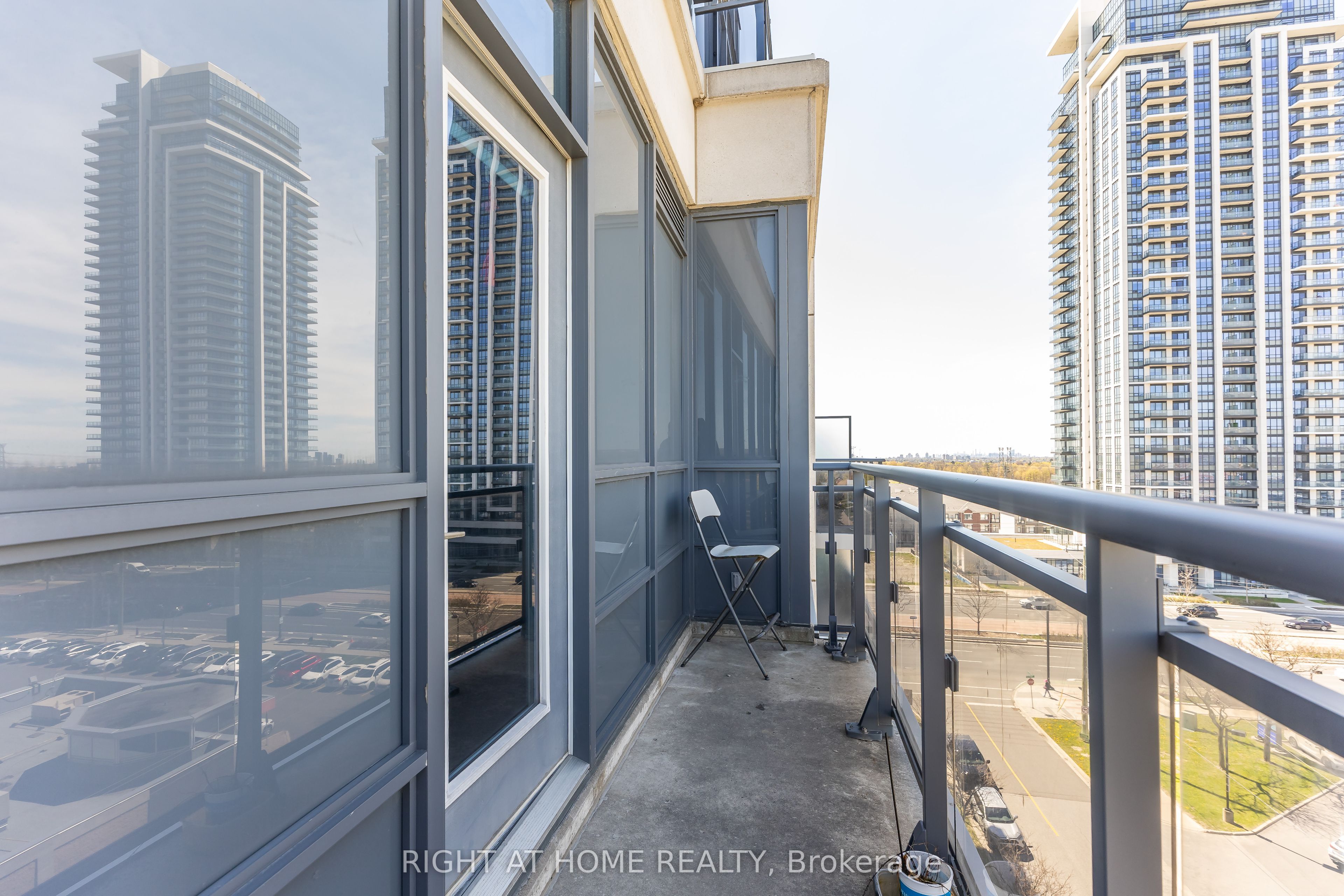 370 Highway 7 E 1021 Property Photo 9