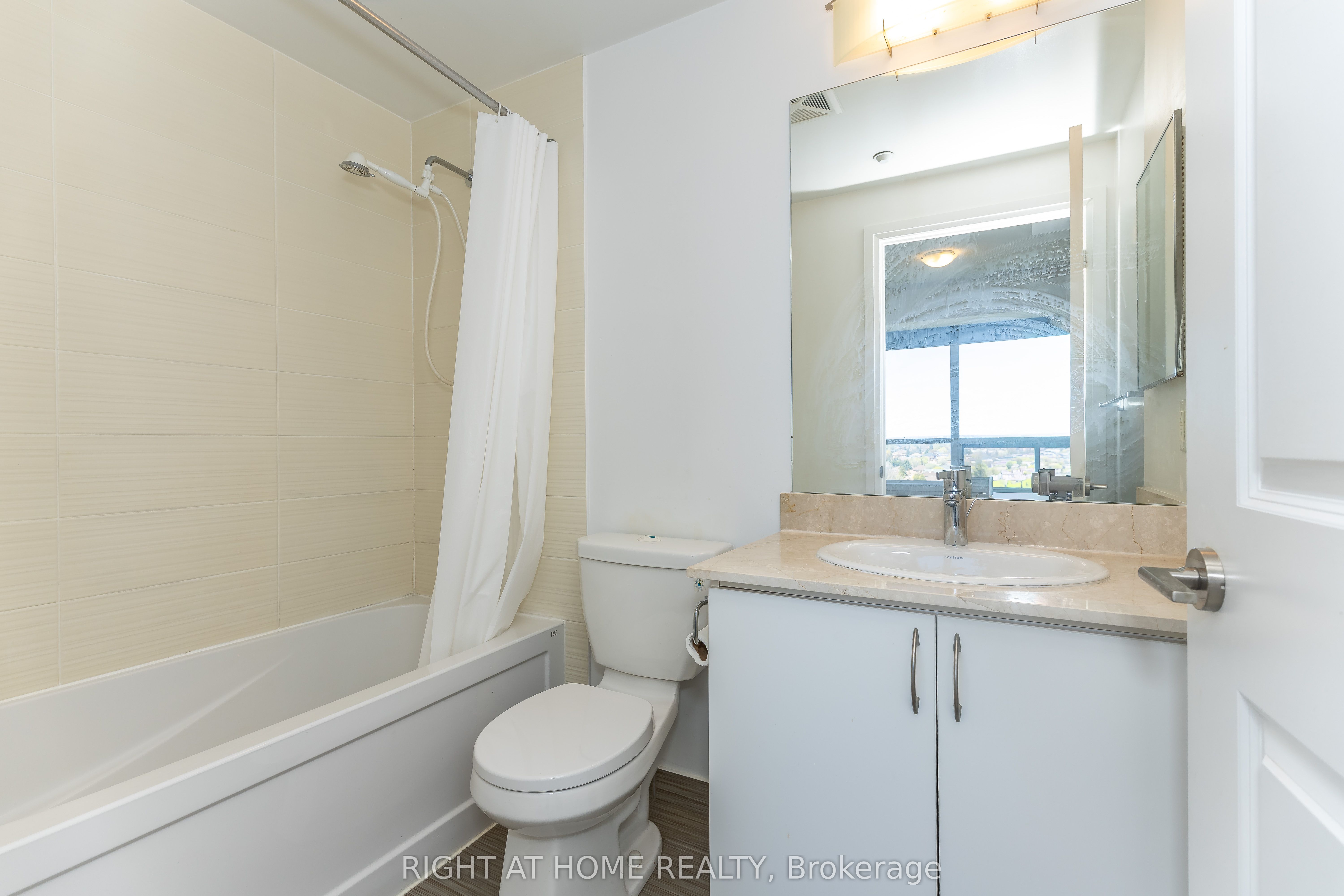 370 Highway 7 E 1021 Property Photo 20