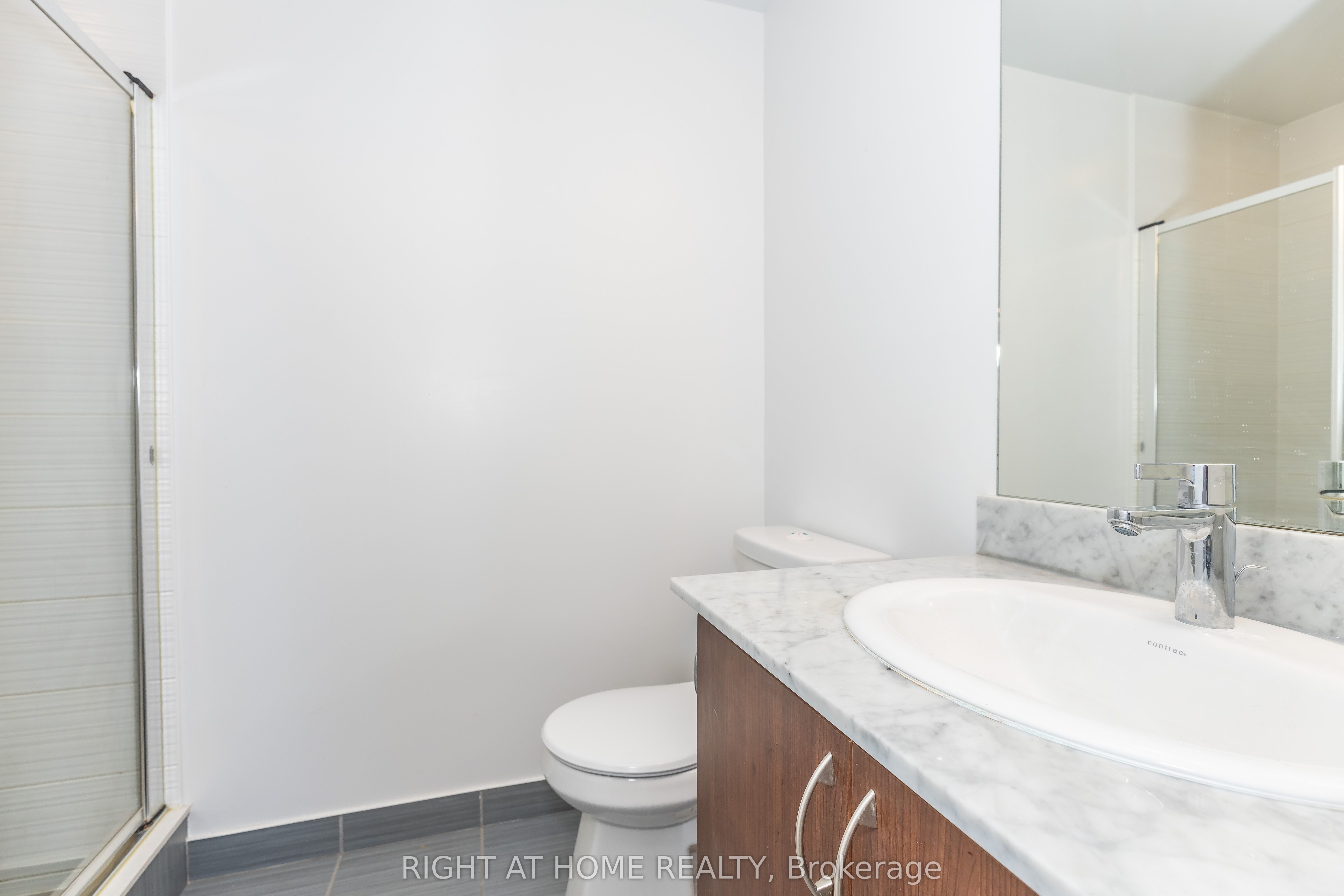 370 Highway 7 E 1021 Property Photo 24