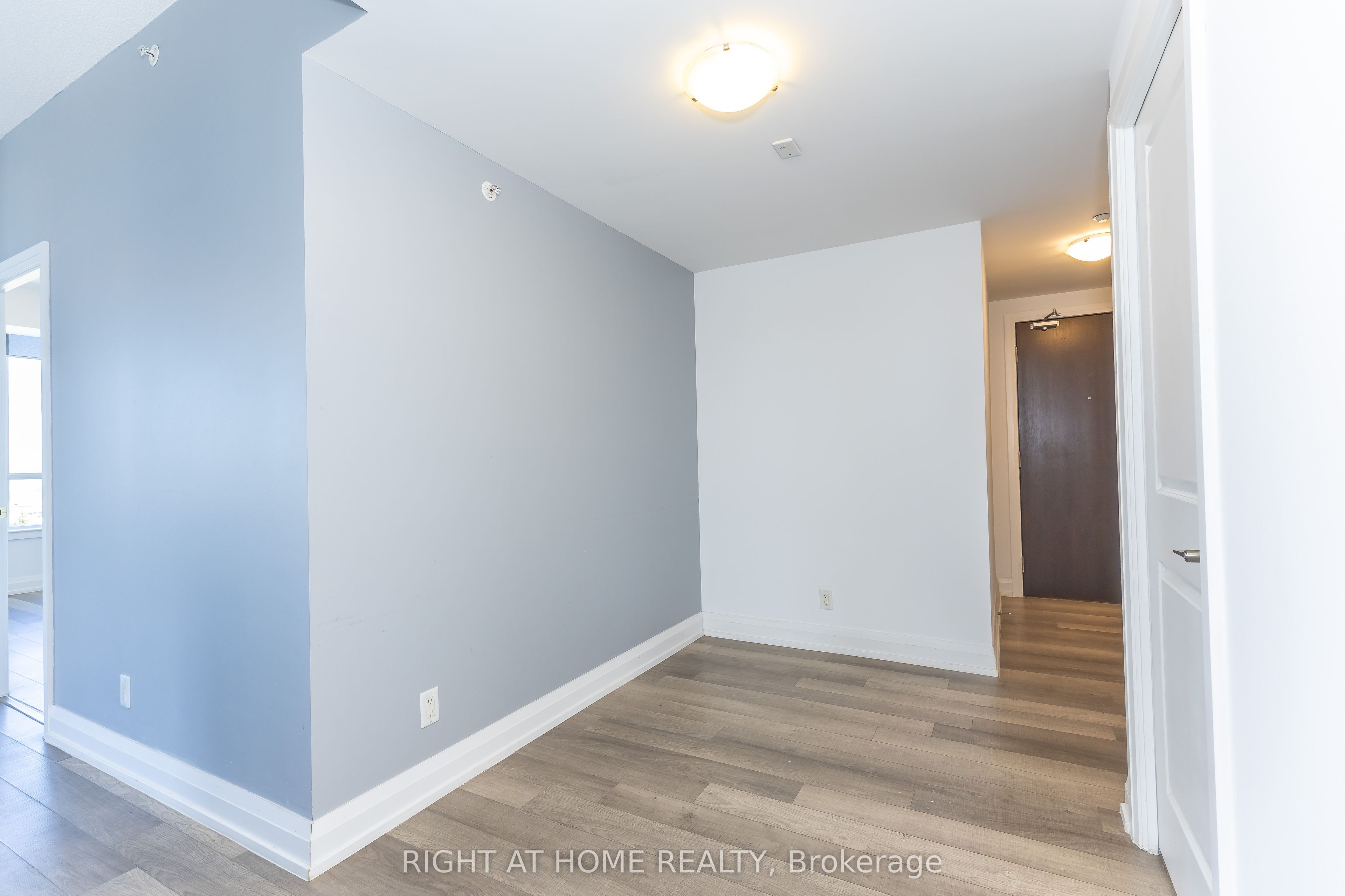370 Highway 7 E 1021 Property Photo 26