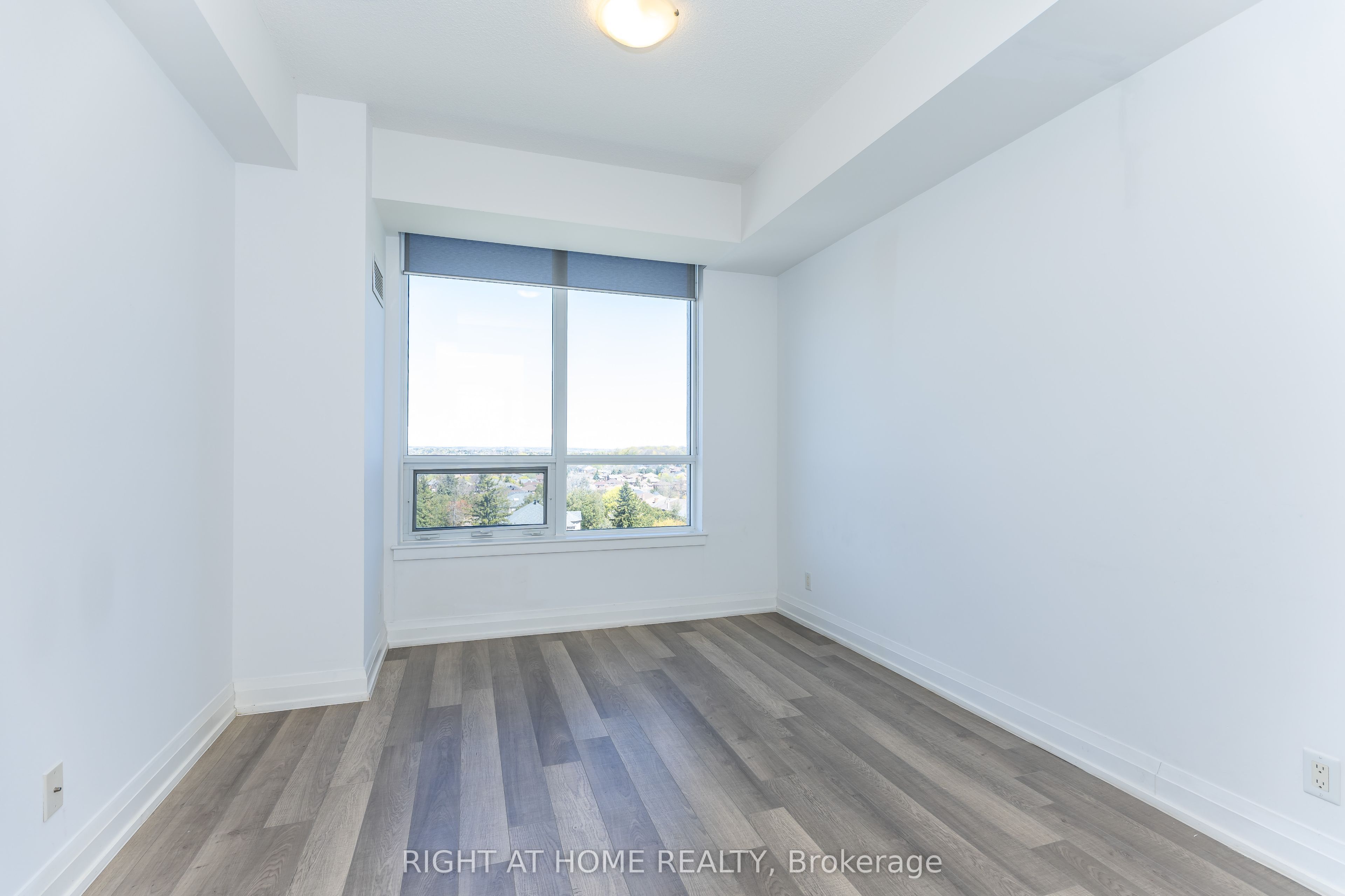 370 Highway 7 E 1021 Property Photo 34