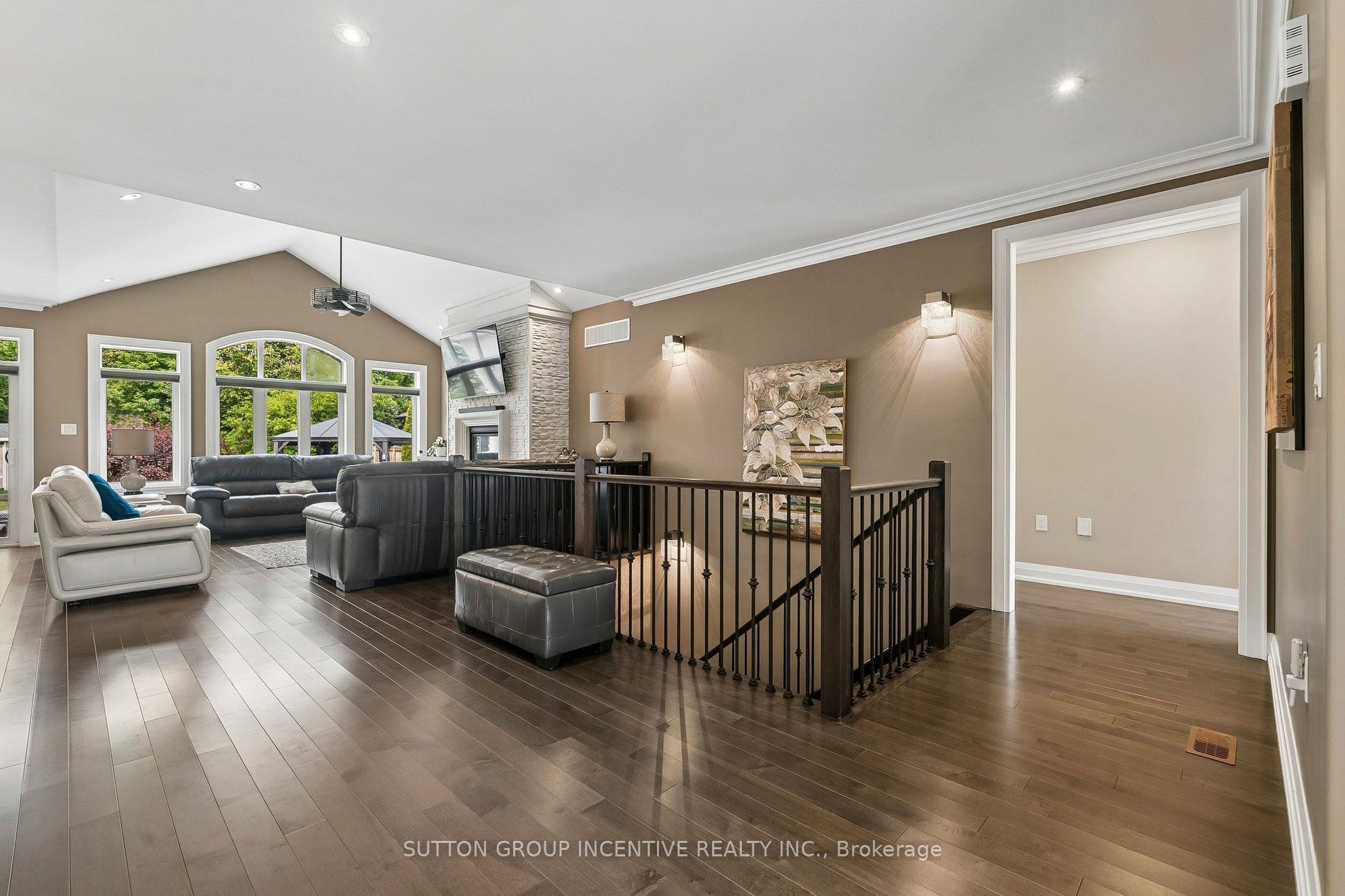 260 Sunnybrae Avenue Property Photo 6