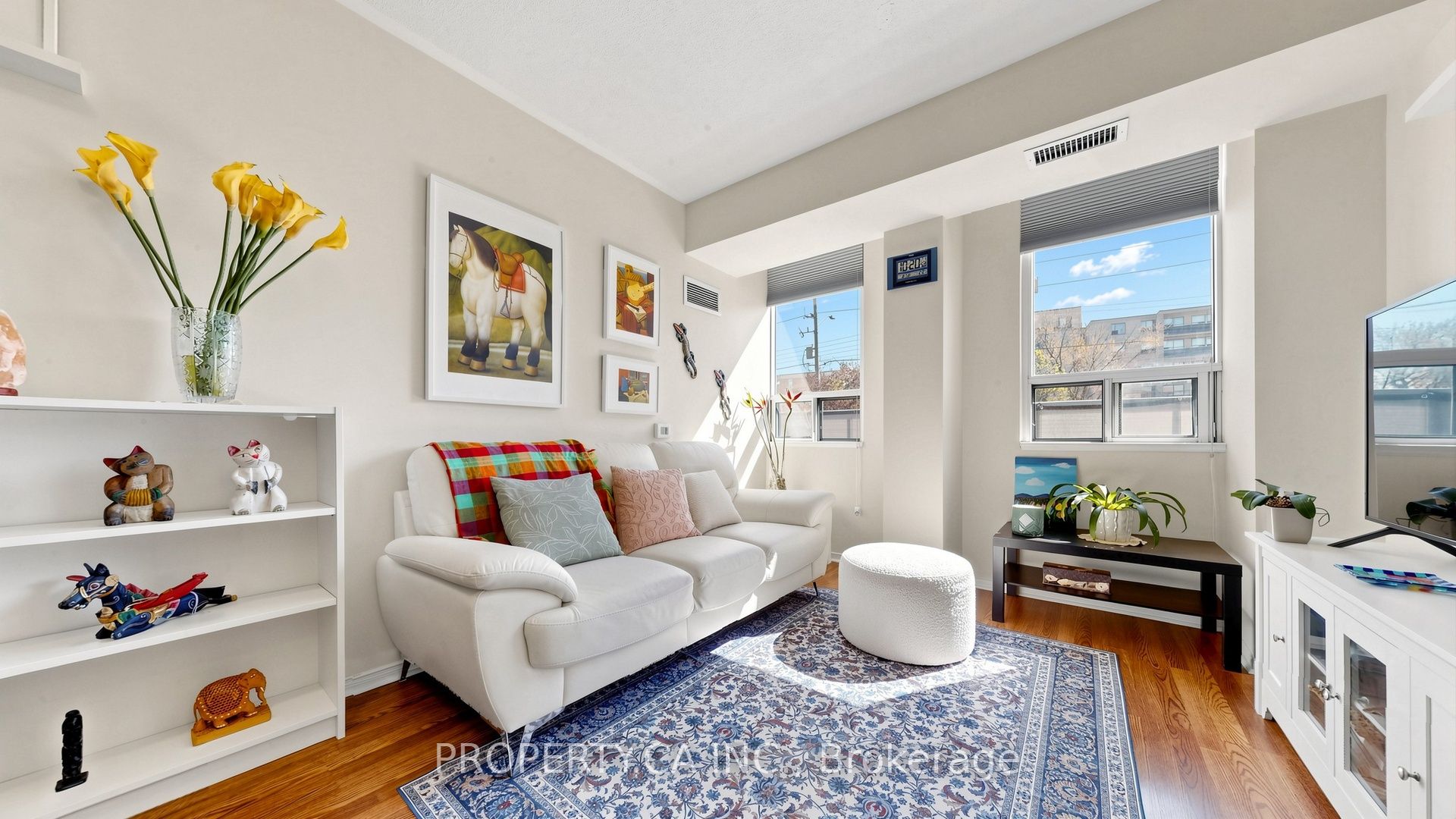 7398 Yonge Street 107 Property Photo 5