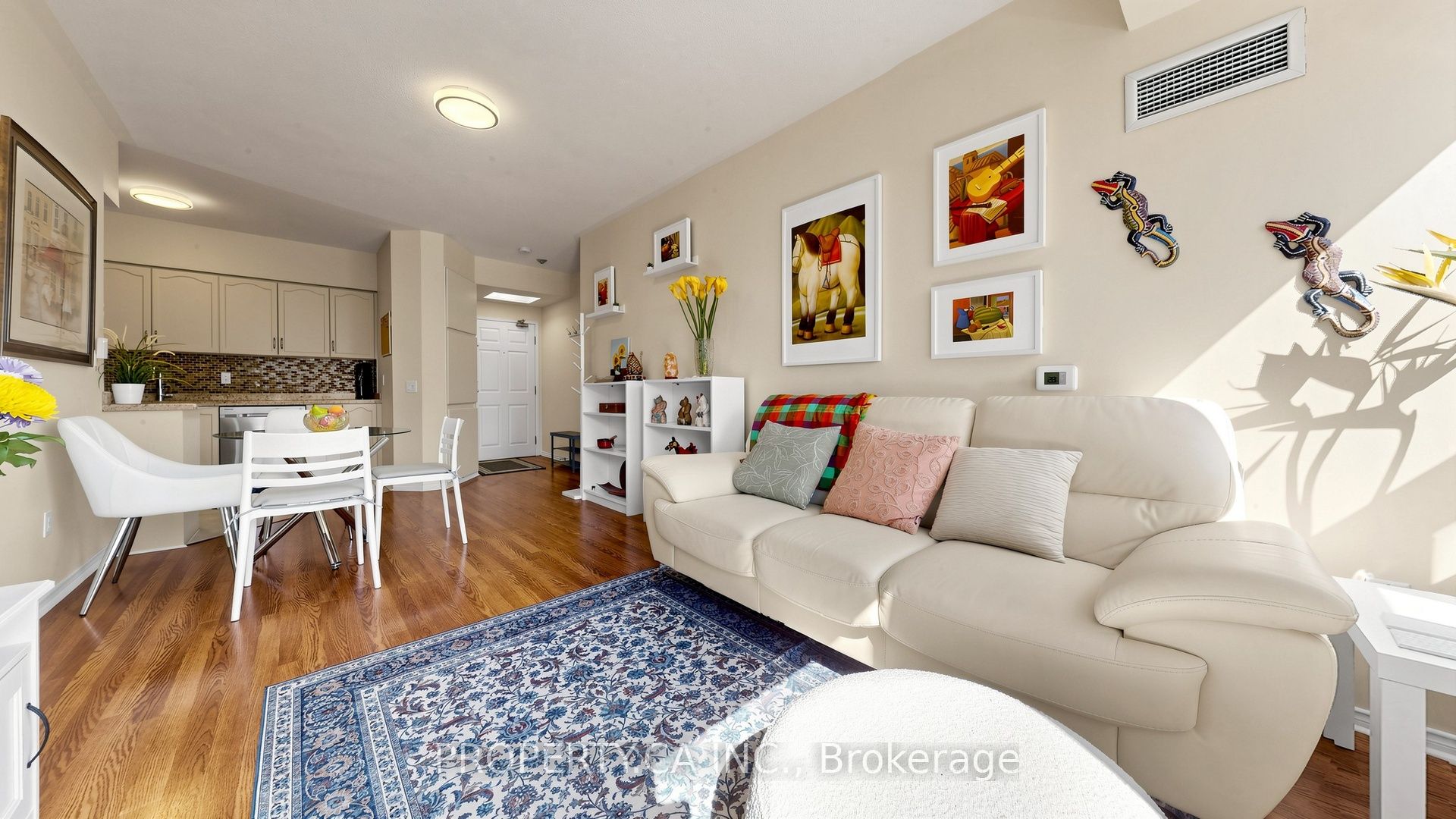 7398 Yonge Street 107 Property Photo 6