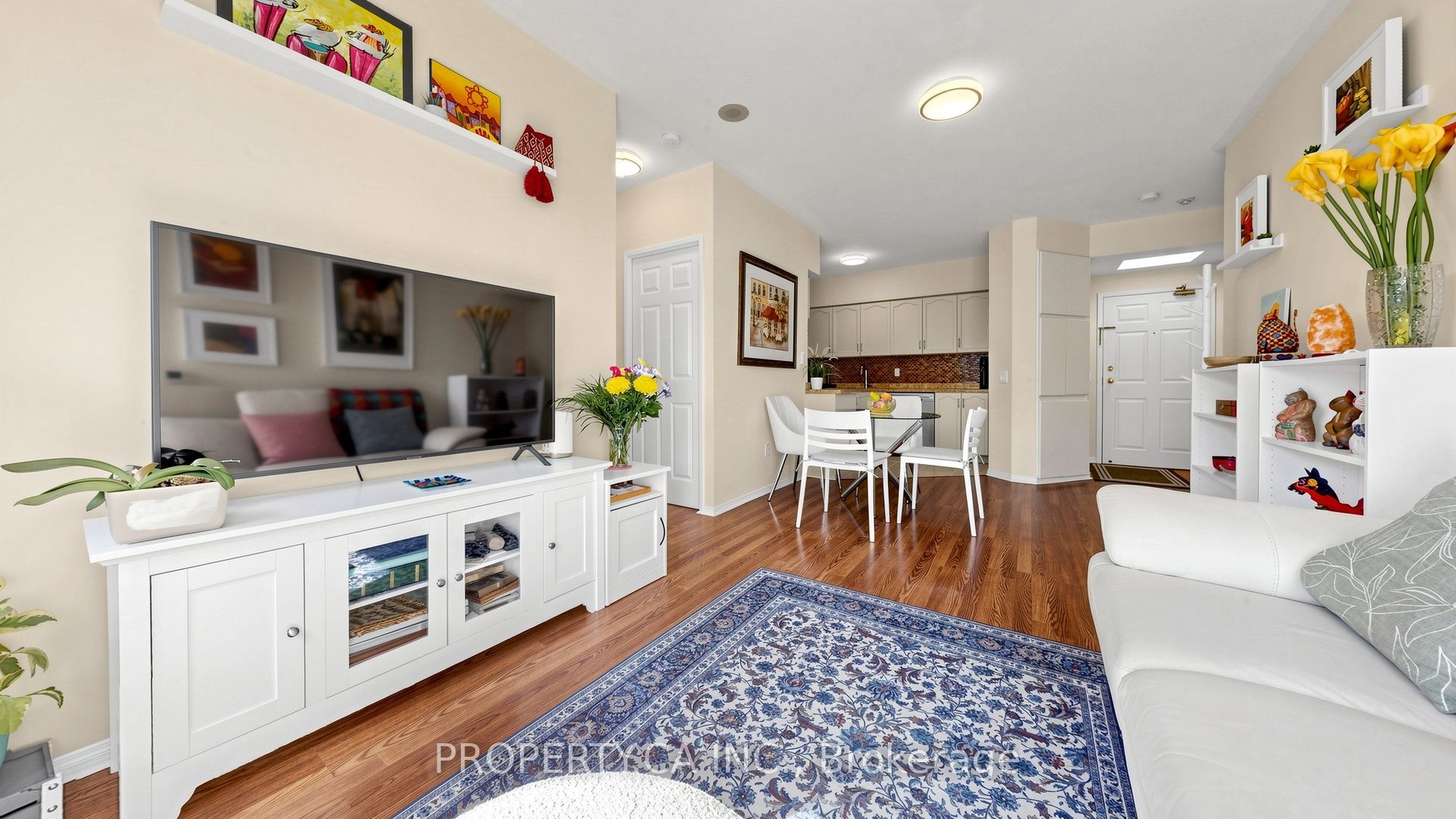 7398 Yonge Street 107 Property Photo 8