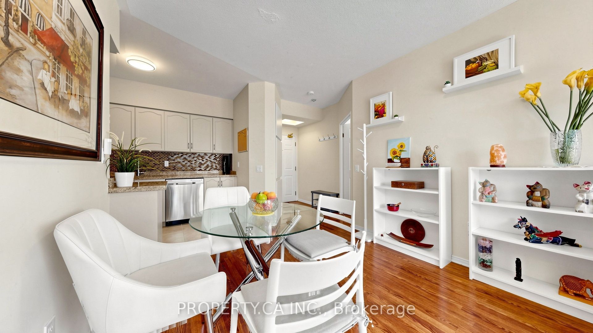 7398 Yonge Street 107 Property Photo 11