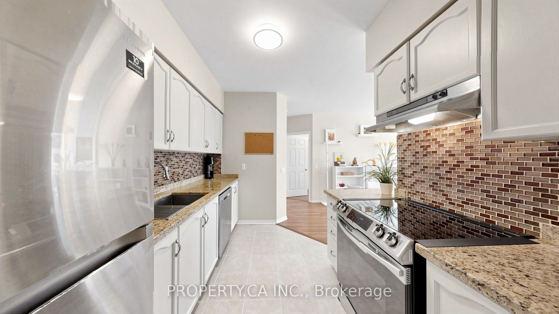 7398 Yonge Street 107 Property Photo 14