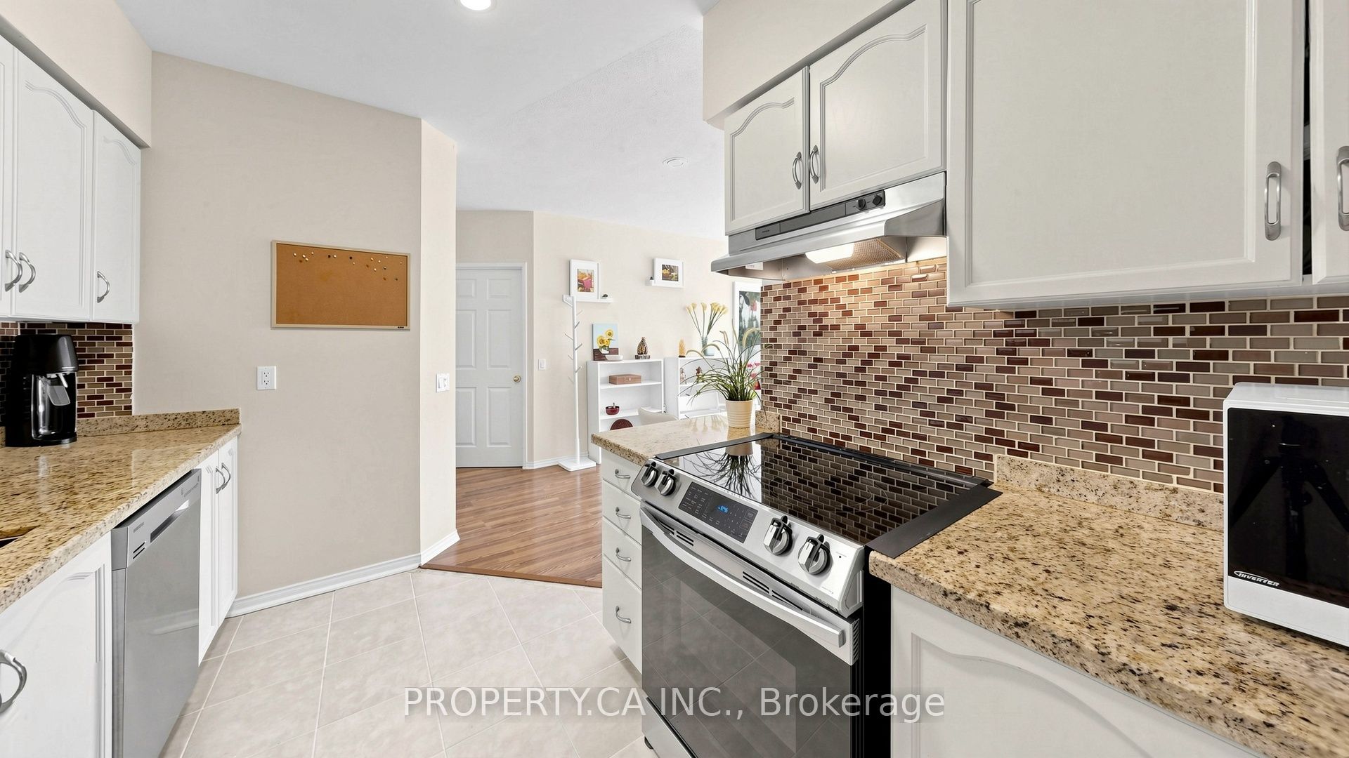 7398 Yonge Street 107 Property Photo 15