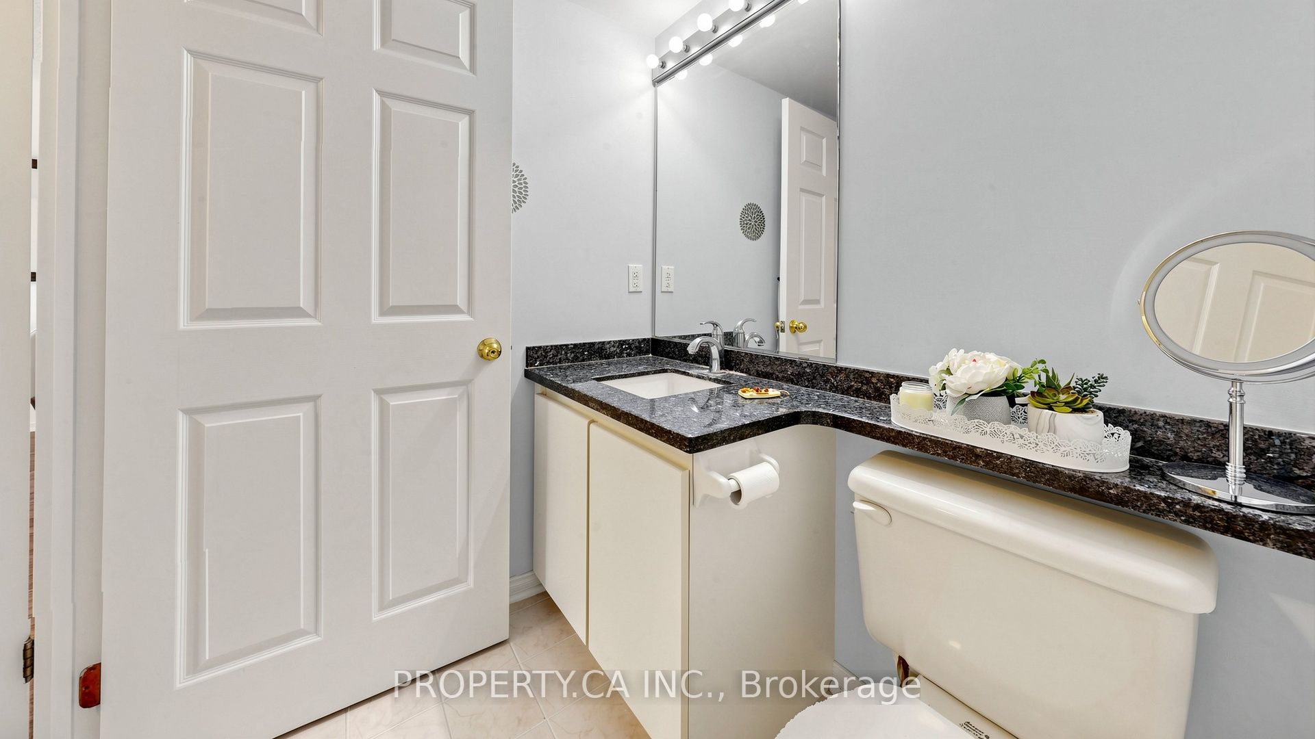 7398 Yonge Street 107 Property Photo 23