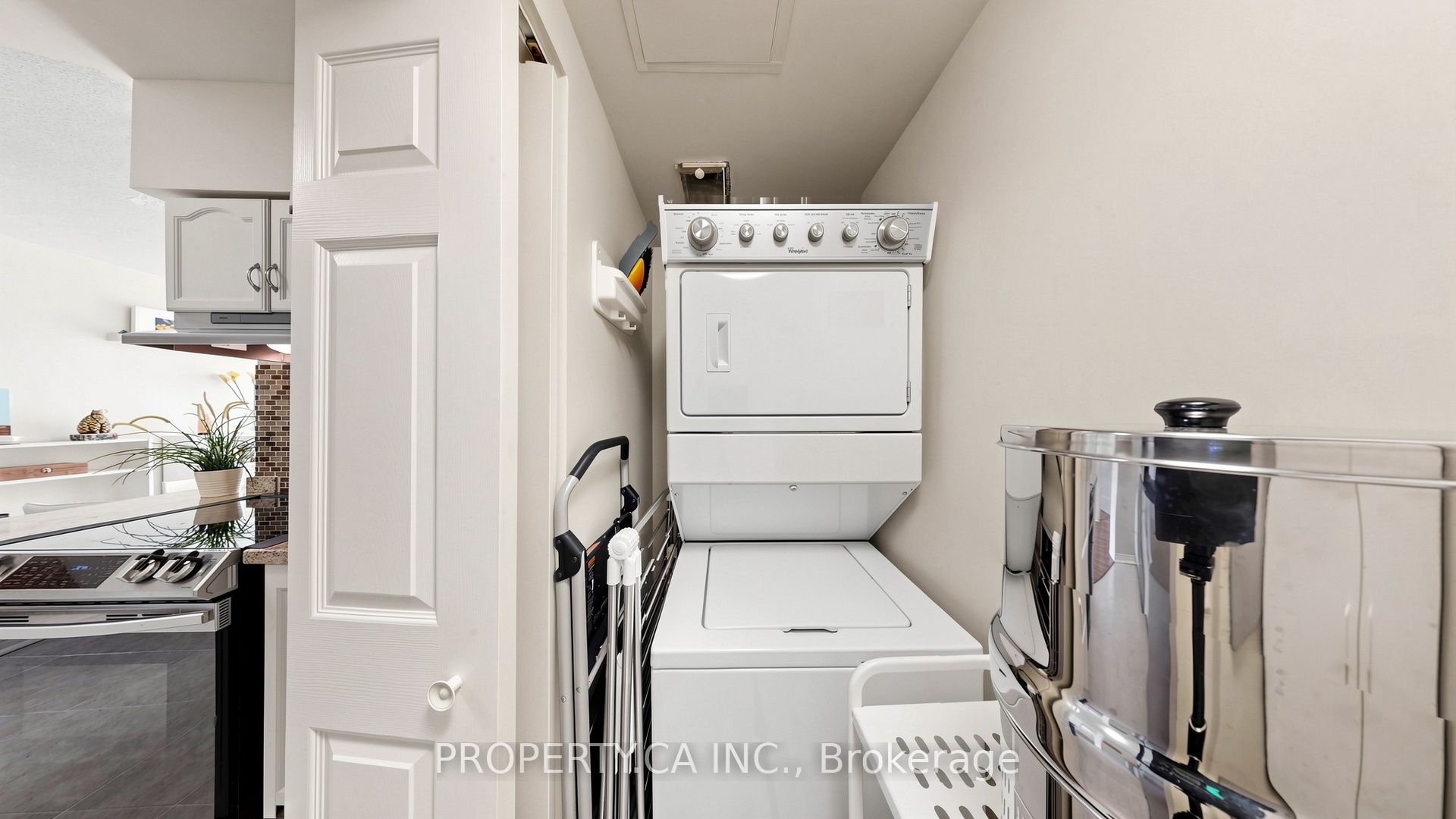 7398 Yonge Street 107 Property Photo 30